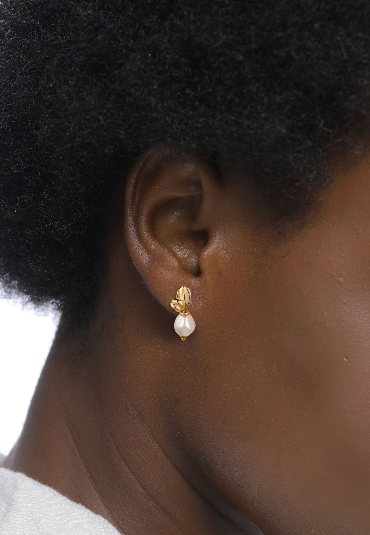Elli Premium Paar Ohrstecker »Ohrringe Ohrstecker Blume Synthetische Perle Weiß 925 Sterling Silber vergoldet«