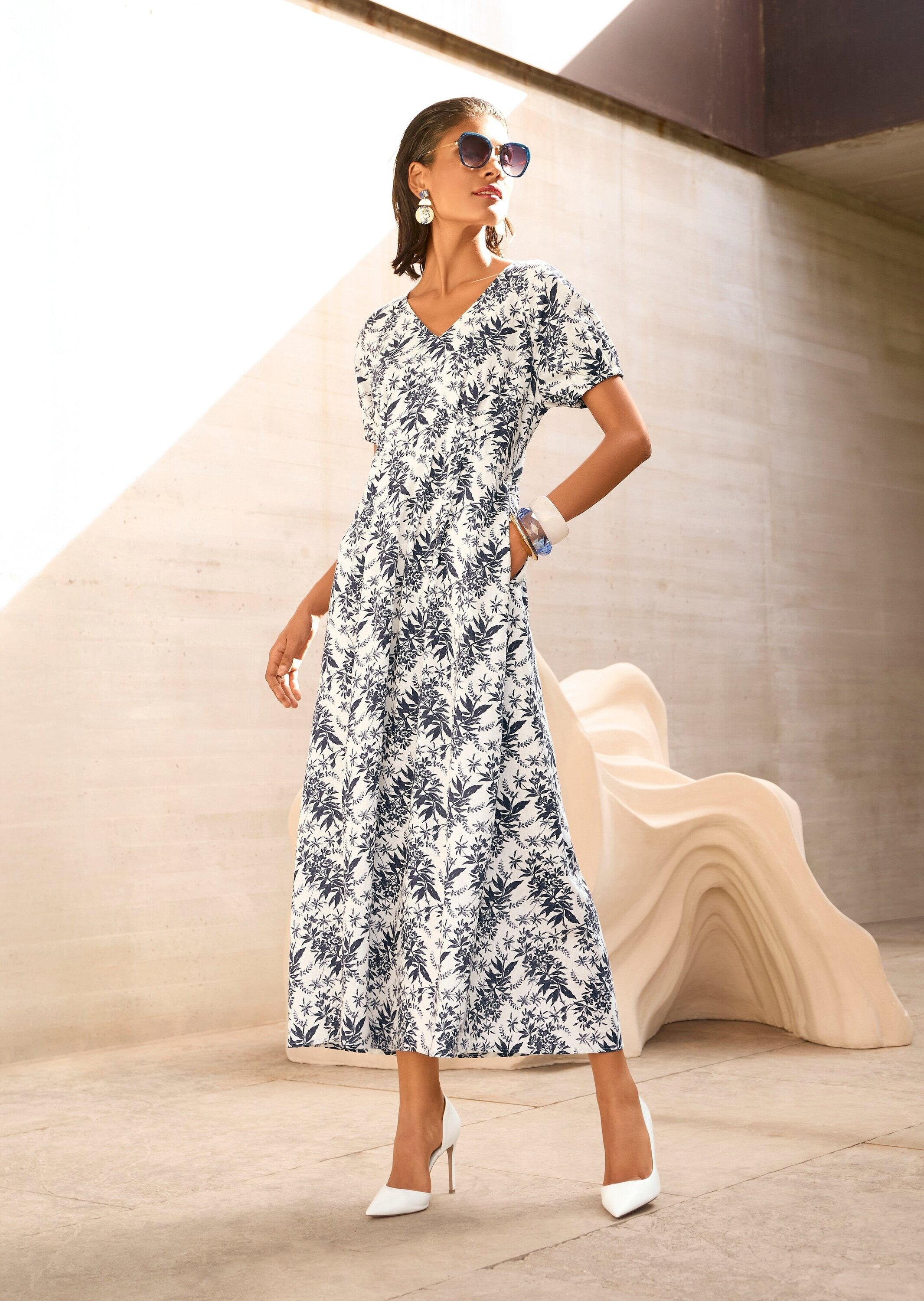 MADELEINE Midikleid »Sommerkleid Viskosekleid mit floralem Design« Nahttasche Reißverschluss hinten mittig