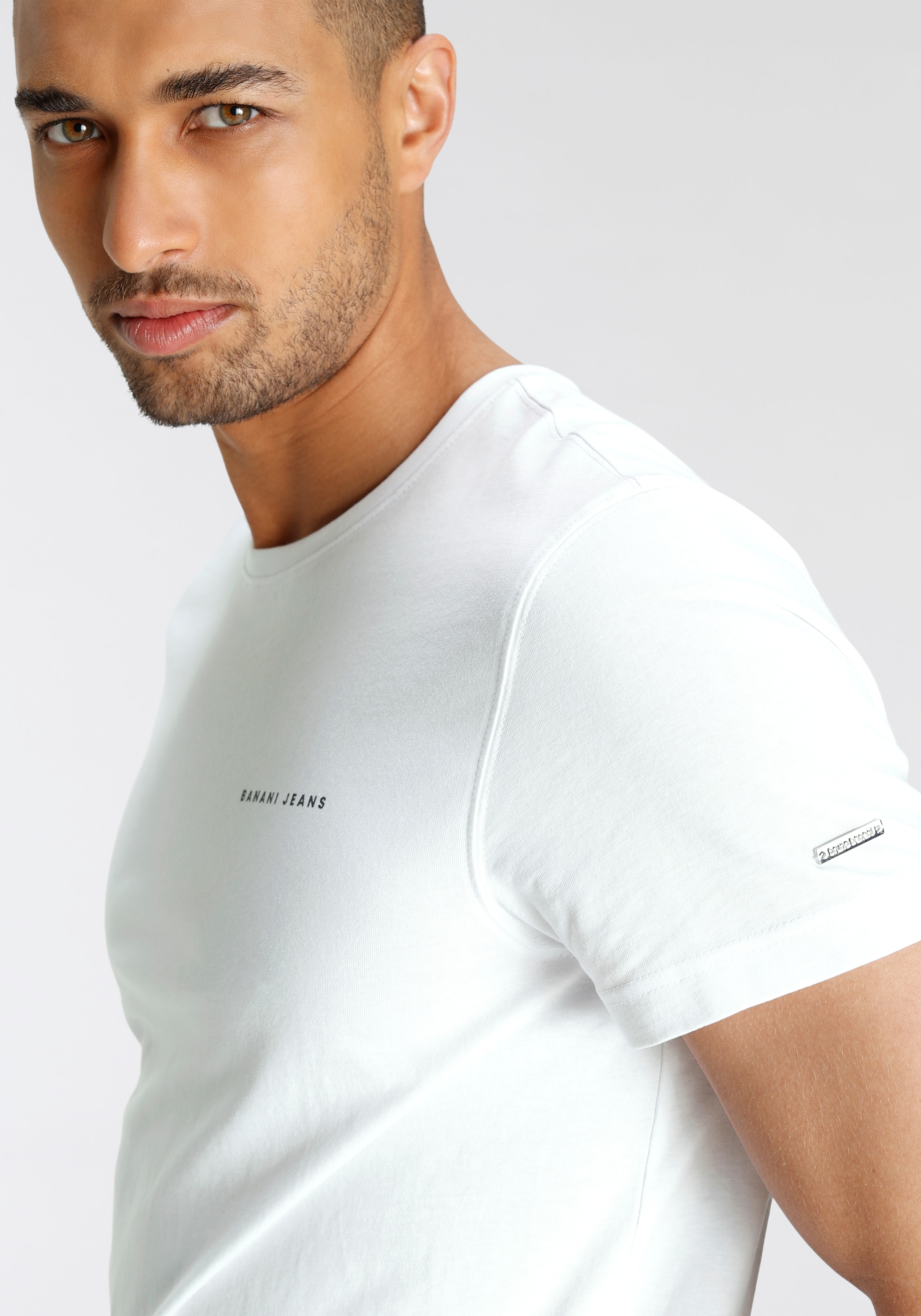 Bruno Banani T-Shirt, schmal geschnitten, mit Print, Rundhalsausschnitt, aus Baumwolle