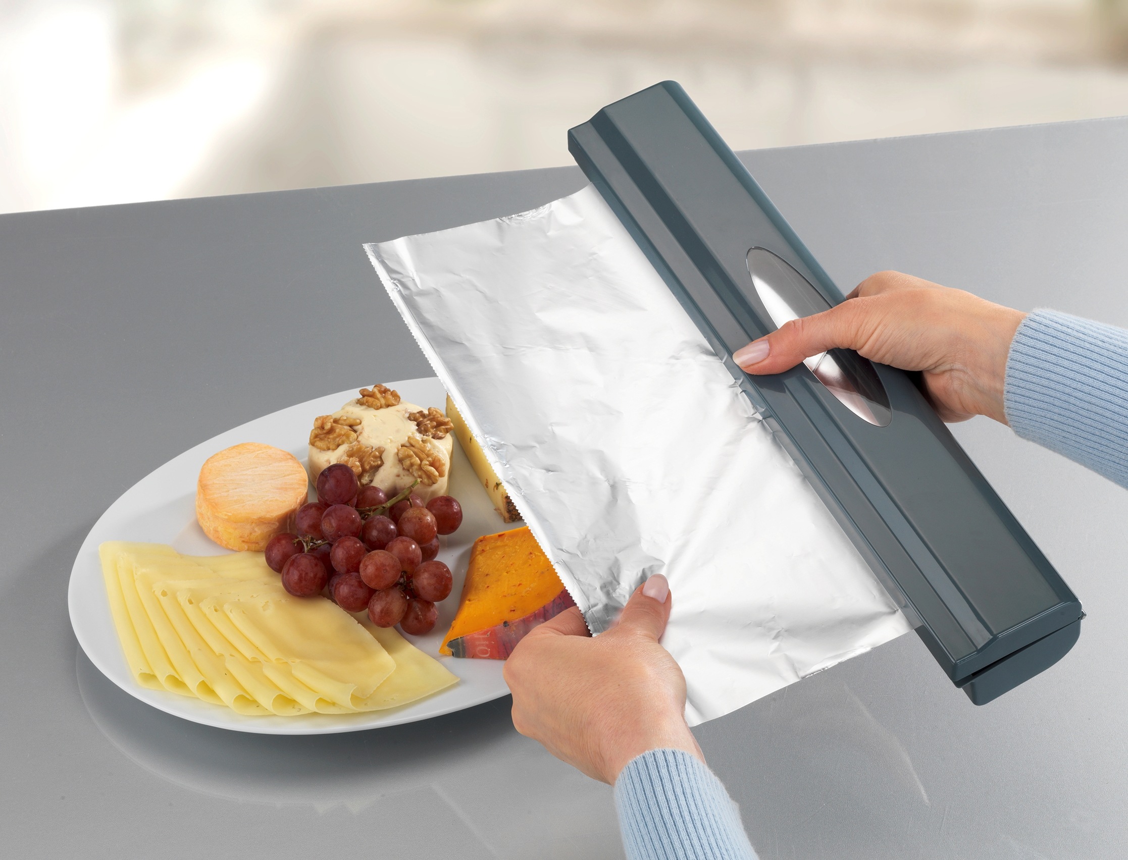 WENKO Folienspender »Modell Perfect-Cutter«, (Set, 2 St.), für Folienrollen bis 33 cm Breite, für Alufolien und Frischhaltefolien