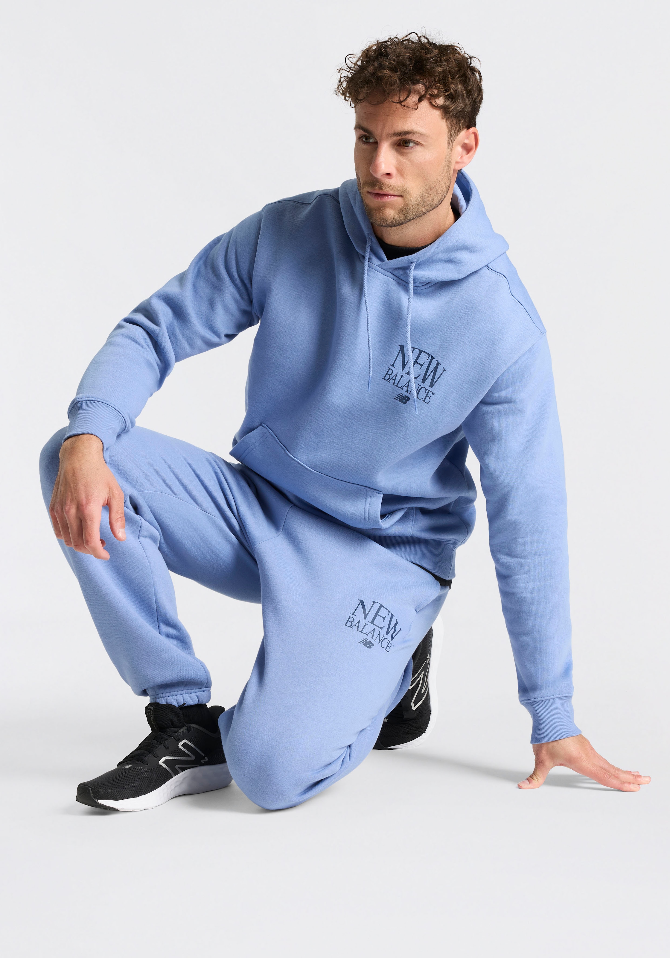 New Balance Kapuzensweatshirt , mit Kapuze, mit Kordelzug, mit Kängurutasche, mit Print-Applikation
