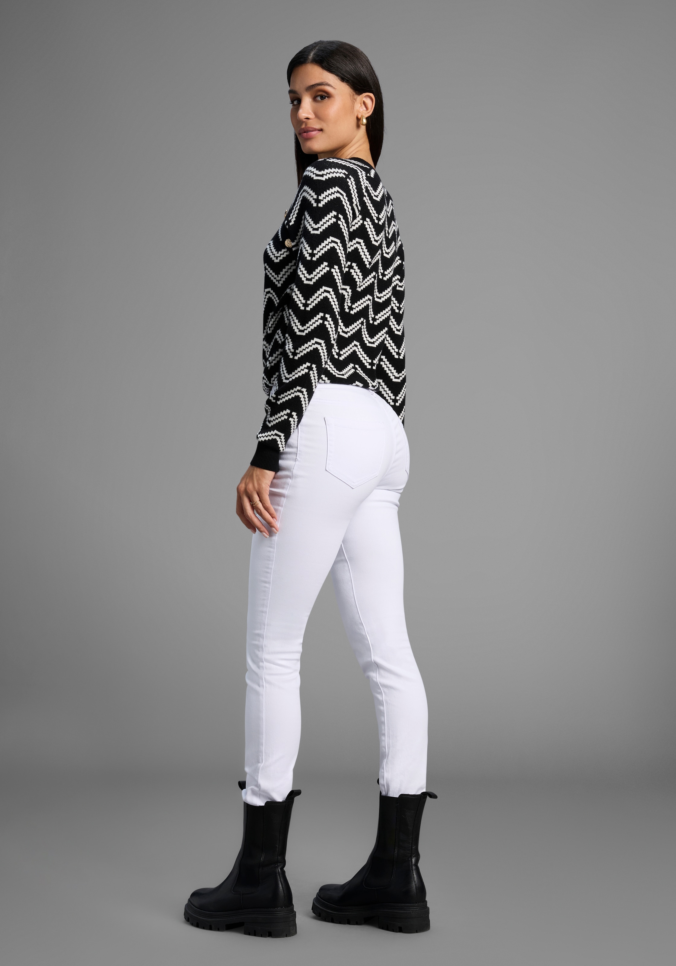 Arizona Skinny-fit-Jeans »Ultra-Stretch«, extra-enger Beinverlauf, normale Leibhöhe, mit Eingrifftaschen
