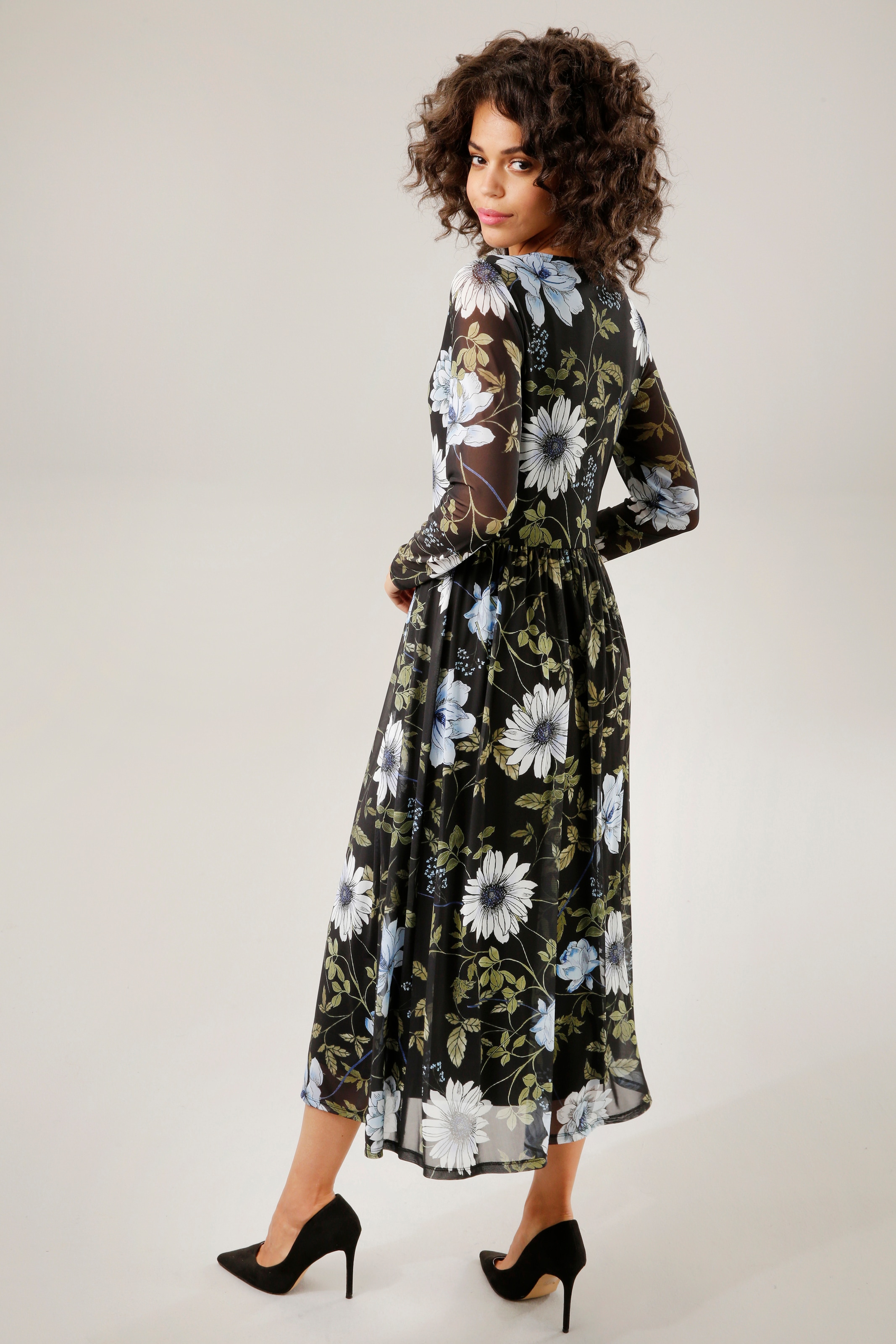 Aniston CASUAL Midikleid, mit großflächigem Blüten- und Blätterdruck