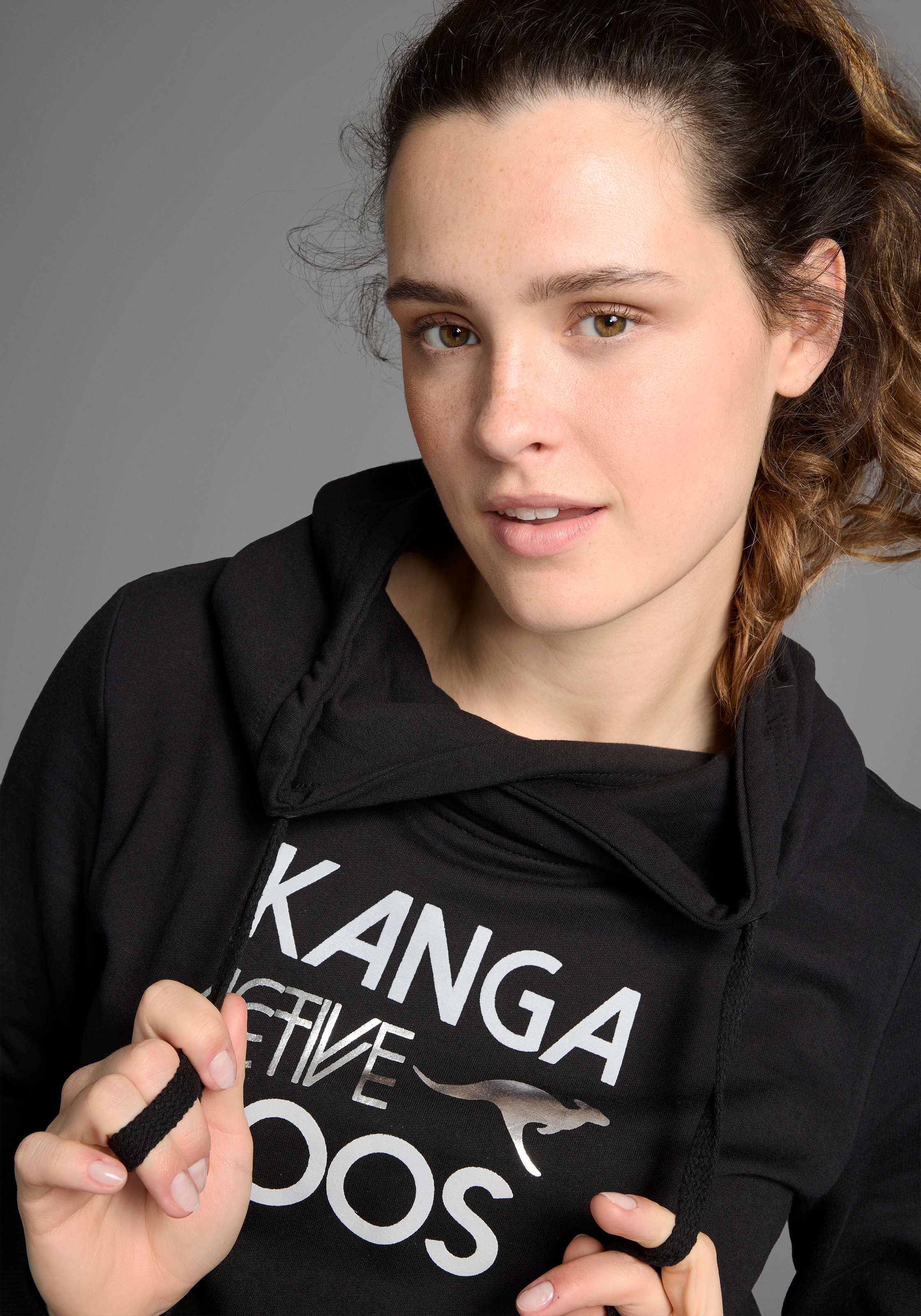 KangaROOS Sweatshirt, lange Ärmel, figurumspielende Passform
