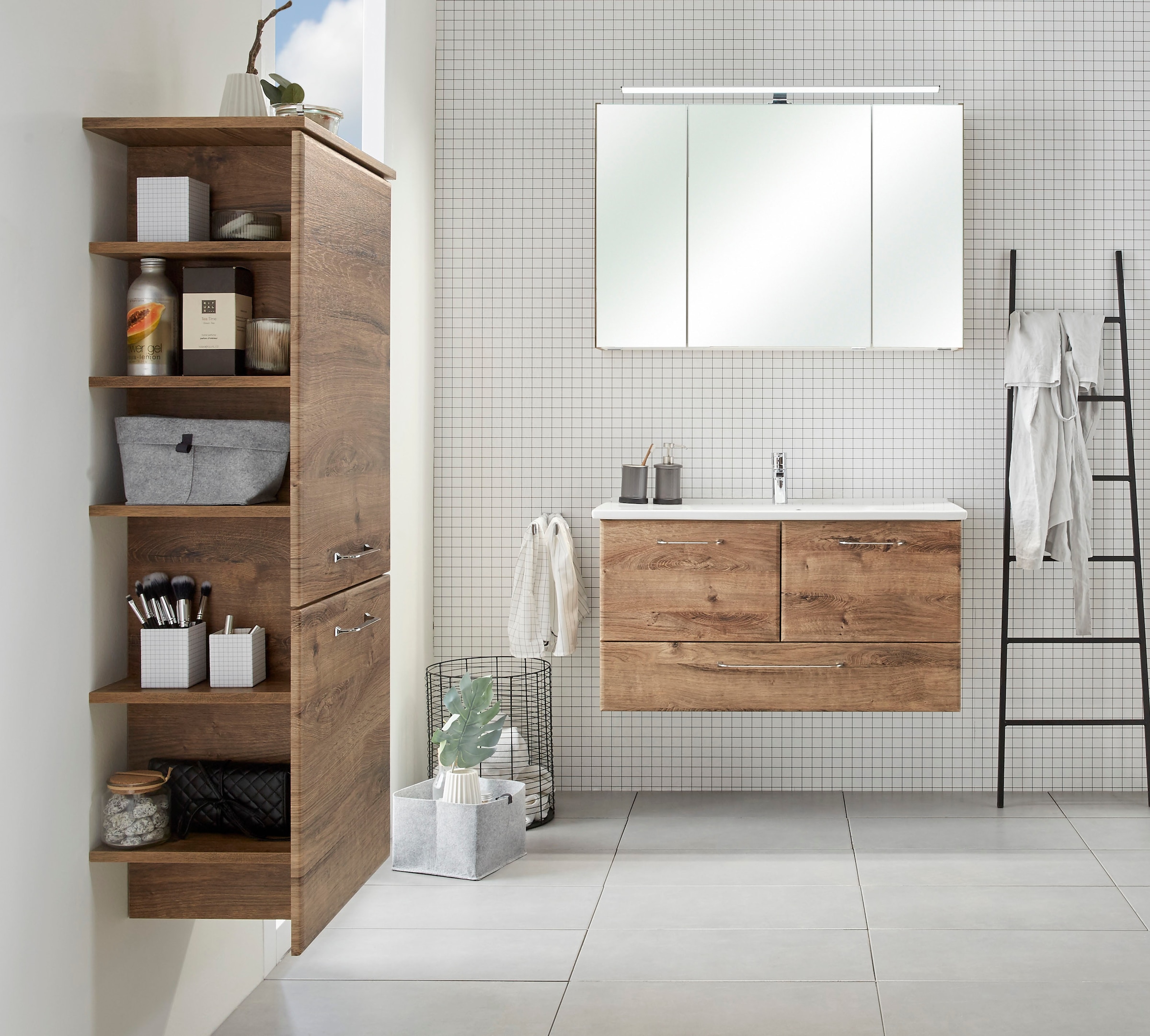 Saphir Midischrank »Quickset Badschrank 50 cm breit, 2 Türen, seitliche Ablagen«, Badezimmer-Midischrank inkl. Türdämpfer, Griffe in Chrom glänzend