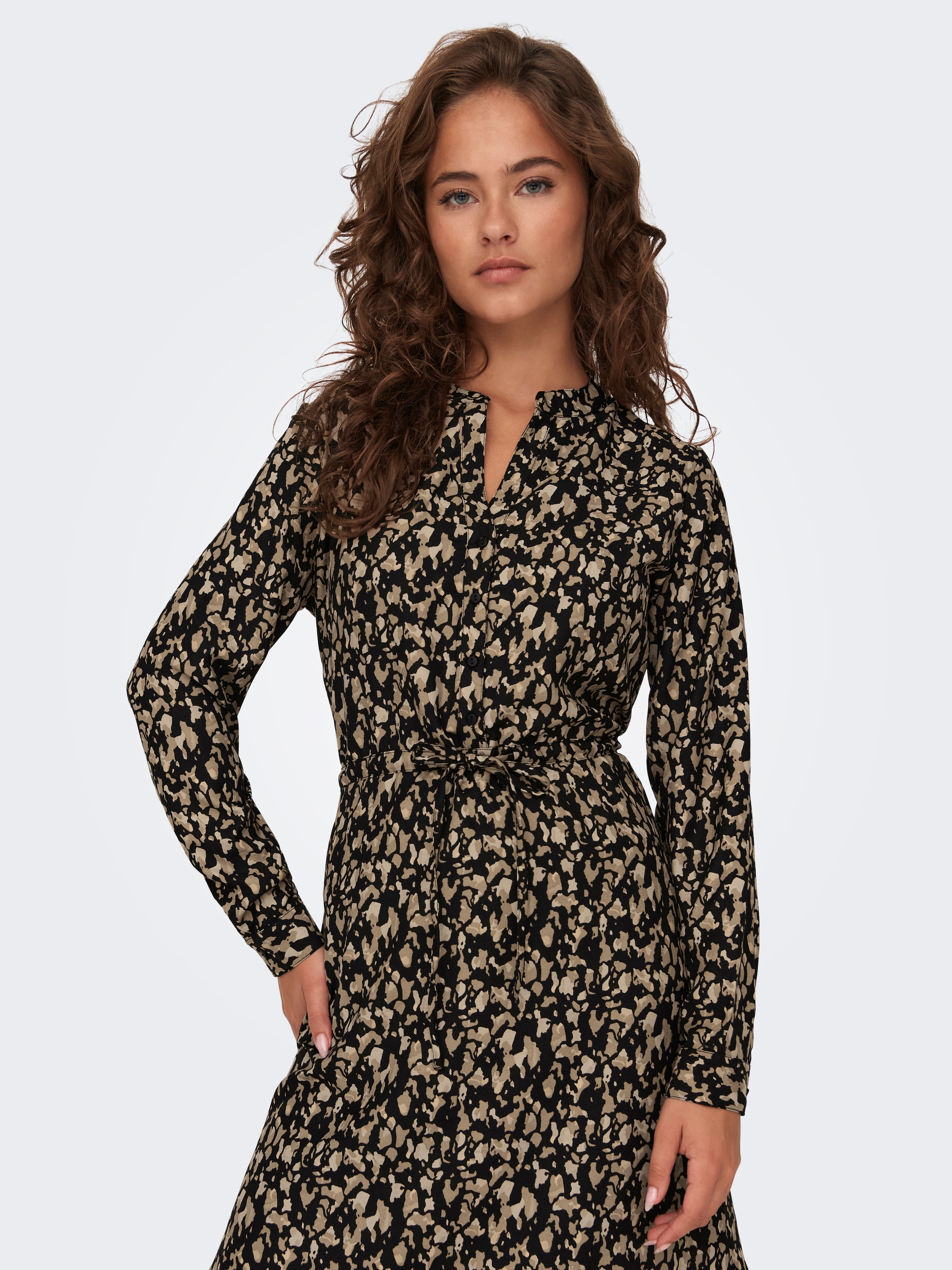 ONLY Druckkleid »ONLCORY LIFE L/S V-NECK TUNIC WVN NOOS« Sommerkleid mit Taillengürtel