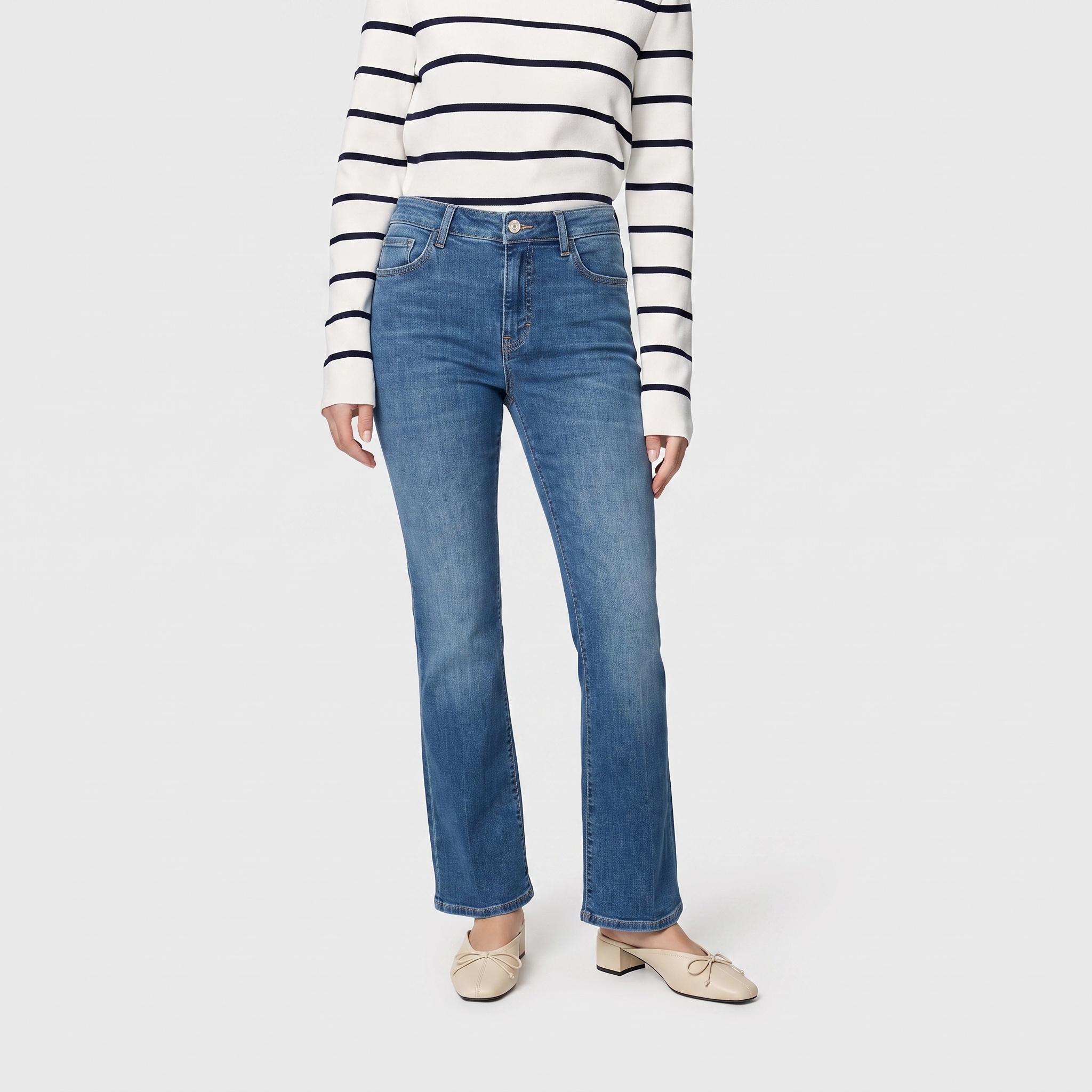 MAC Bootcut-Jeans »LAURA« Figurformende Denim-Qualität
