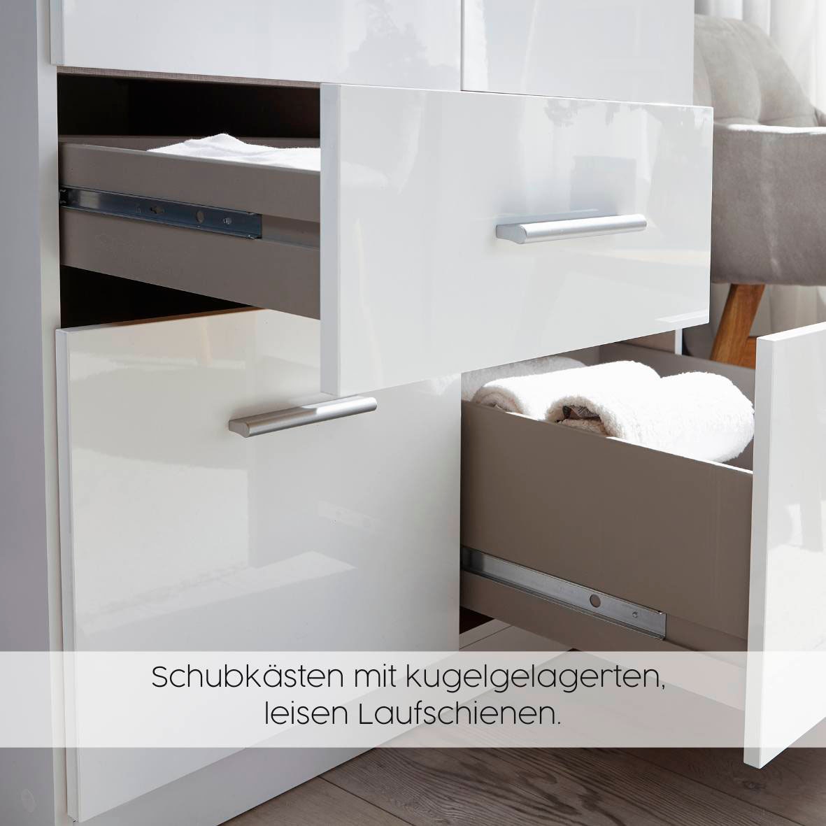 rauch Drehtürenschrank »Kleiderschrank Schrank Garderobe Wäscheschrank VOYAGER«, moderne Griffe in Graumetallic mit Außenschubkästen MADE IN GERMANY