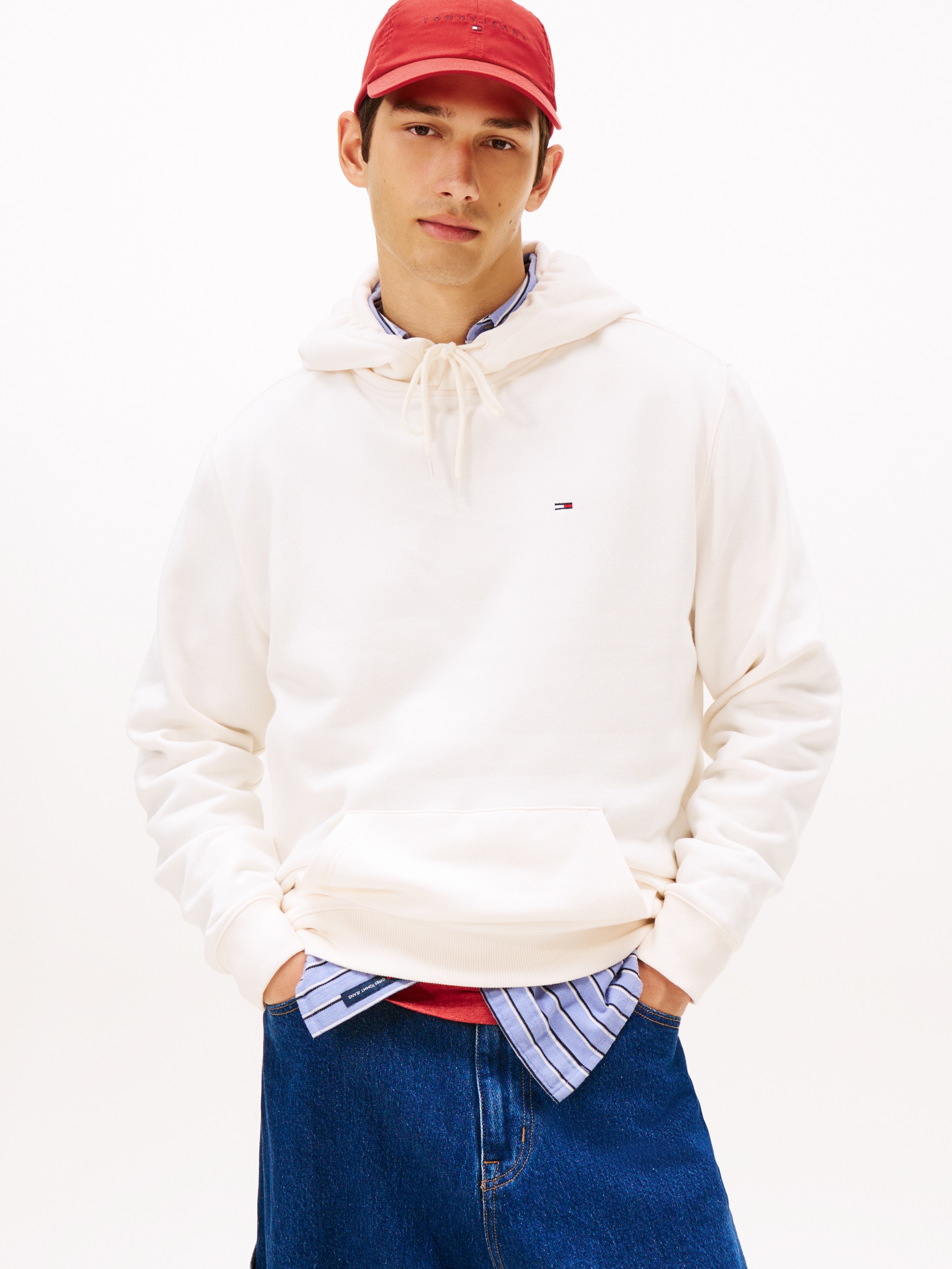 Tommy Jeans Hoodie »TJM REGULAR FLAG«, mit bestickten Markenlogo auf Brusthöhe
