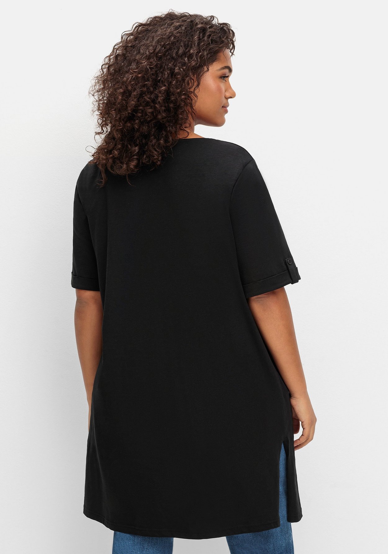 Sheego Longshirt »Longshirt mit geschlitztem Ausschnitt«