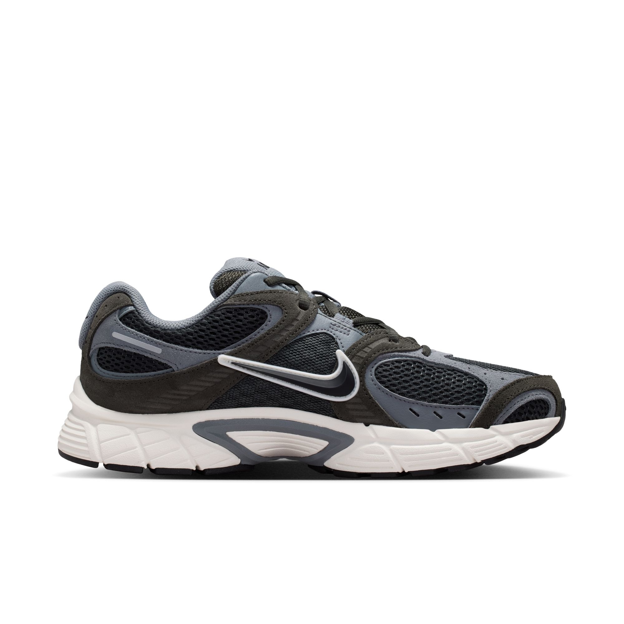 Nike Sportswear Sneaker »V5 RNR Suede«  inspiriert vom Design des Y2K Nike Vomero 5