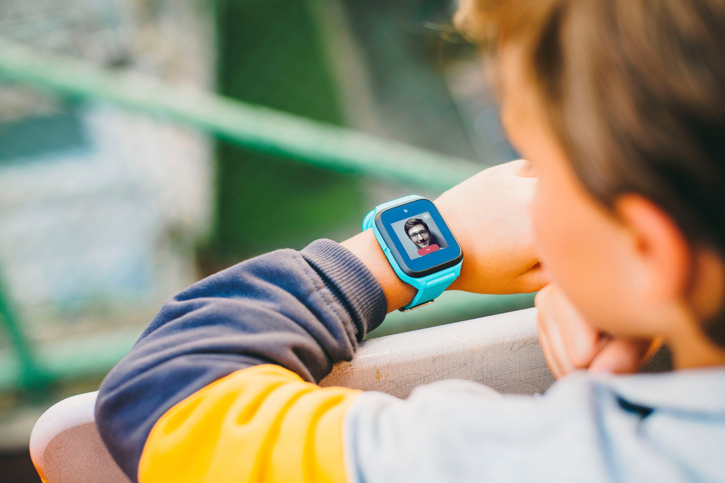 TCL Smartwatch »MOVETIME MT40«, (3,3 cm / 1,3 Zoll), Proprietär, 0,5 GB,)