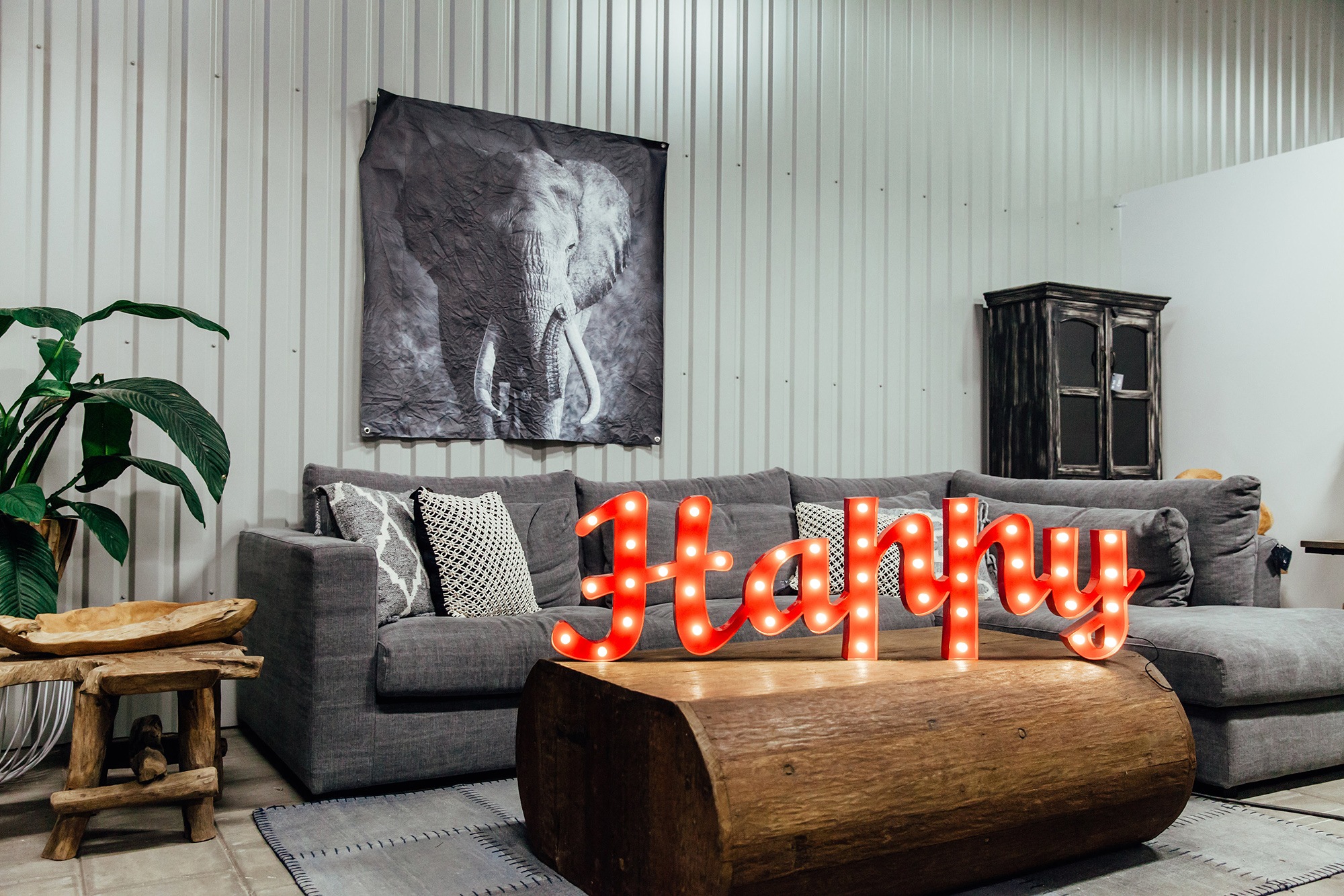 MARQUEE LIGHTS LED Dekolicht »Happy«, 44 flammig, Leuchtmittel LED-Modul | LED fest integriert, Wandlampe, Tischlampe Schriftzug Happy 44 Leuchtmittel - 137x38 cm
