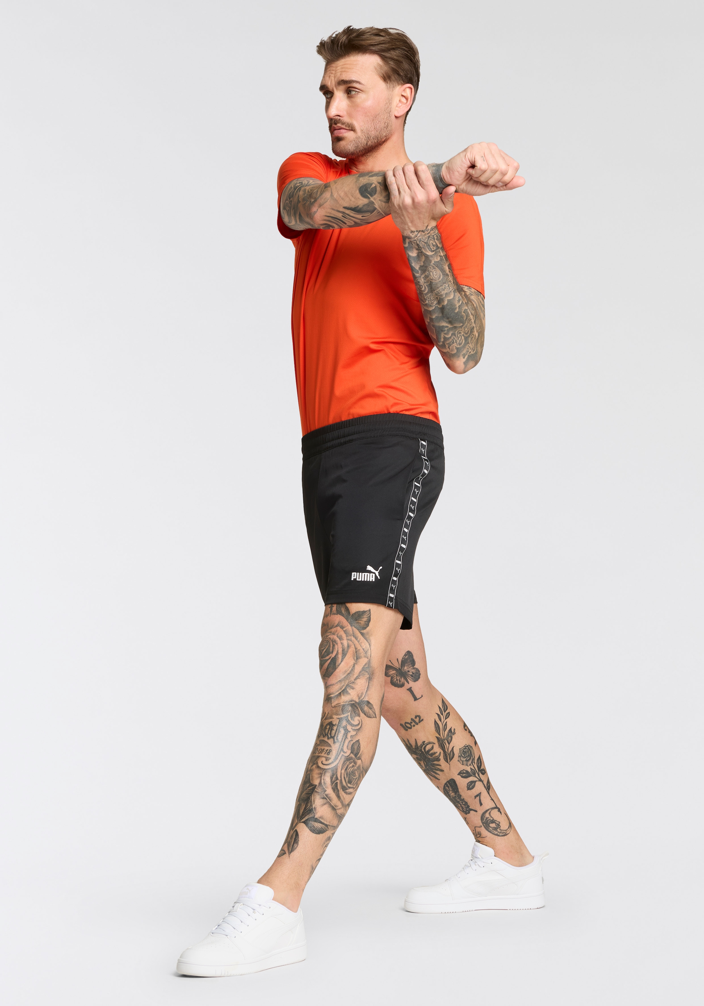 PUMA Shorts »ESS TAPE WOVEN SHORTS 5"«, für Herren, Tape Streifen am Bein