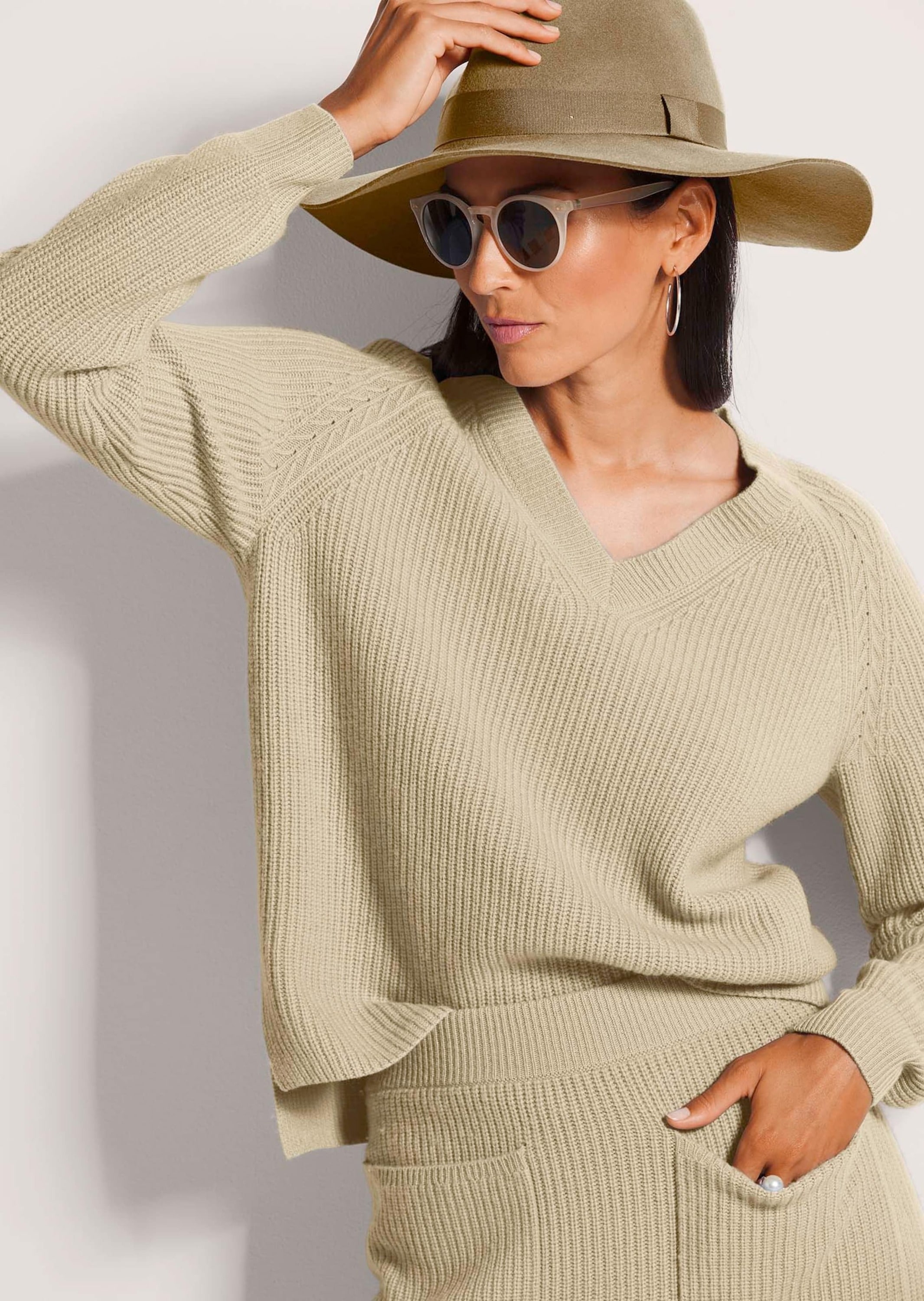 MADELEINE Longpullover »Pullover Langarm V-Ausschnitt-Pullover Strick« dezenter Strukturstrick
