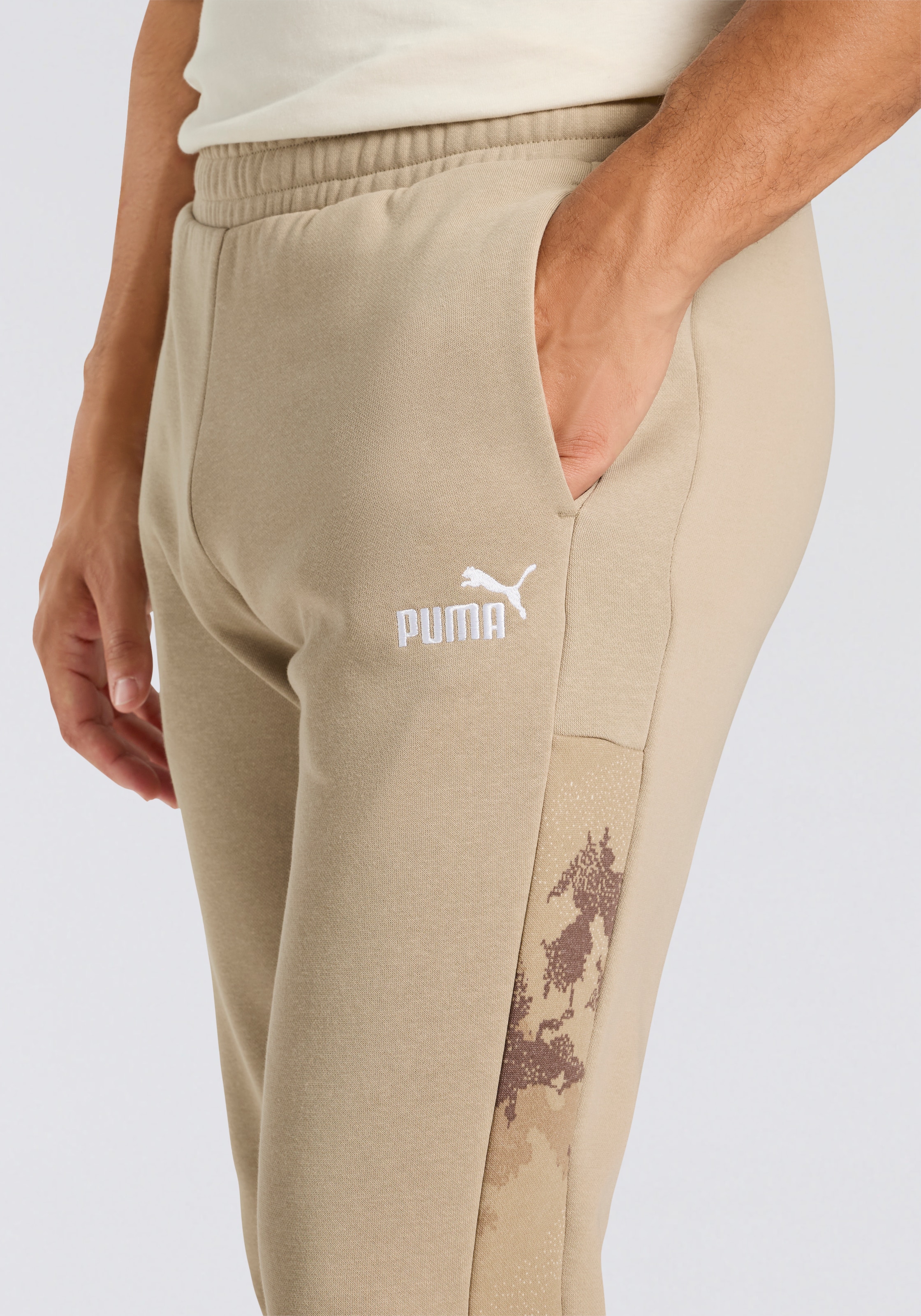 PUMA Trainingshose »ESS CAMO SWEATPANTS FL CL«