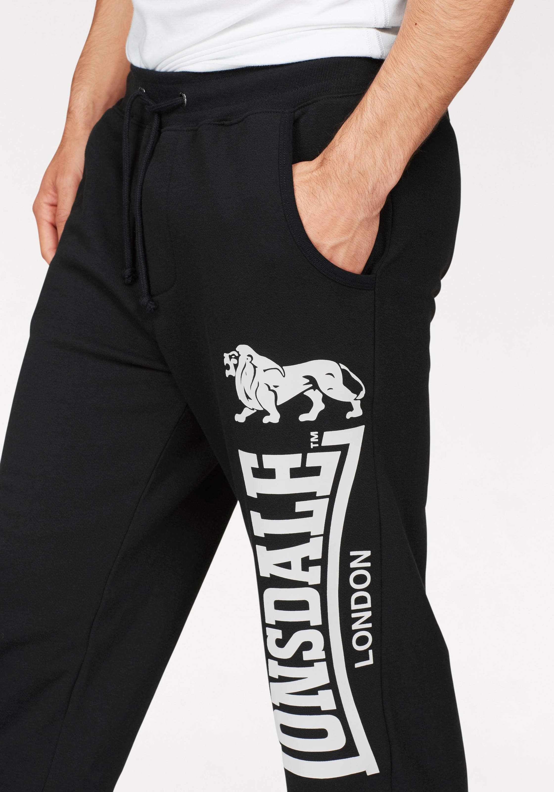 Lonsdale Jogginghose »Men Pants "OCKLE"«, Schmale Passform, atmungsaktiv & 100% Baumwolle