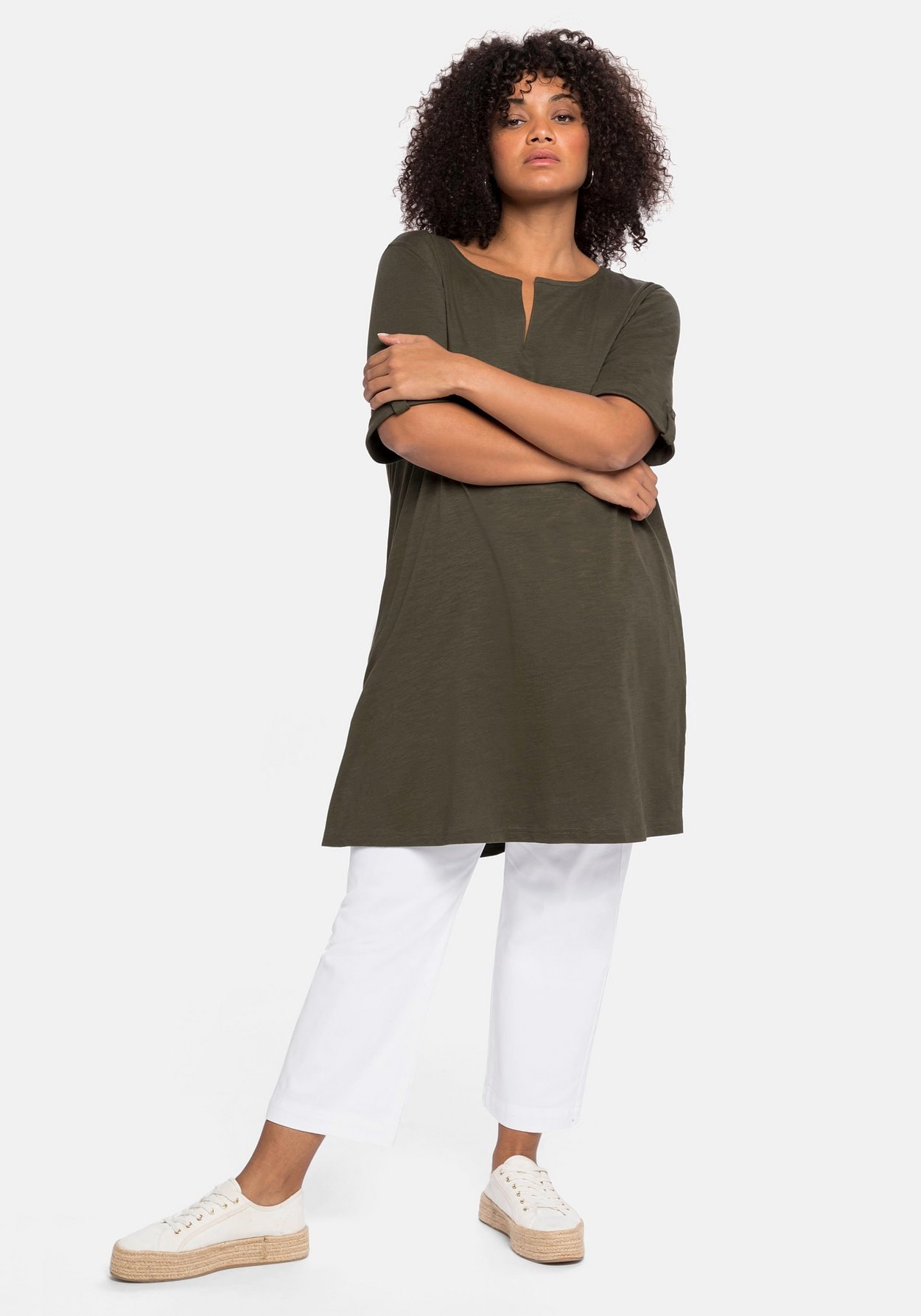 Sheego Longshirt »Longshirt mit geschlitztem Ausschnitt«
