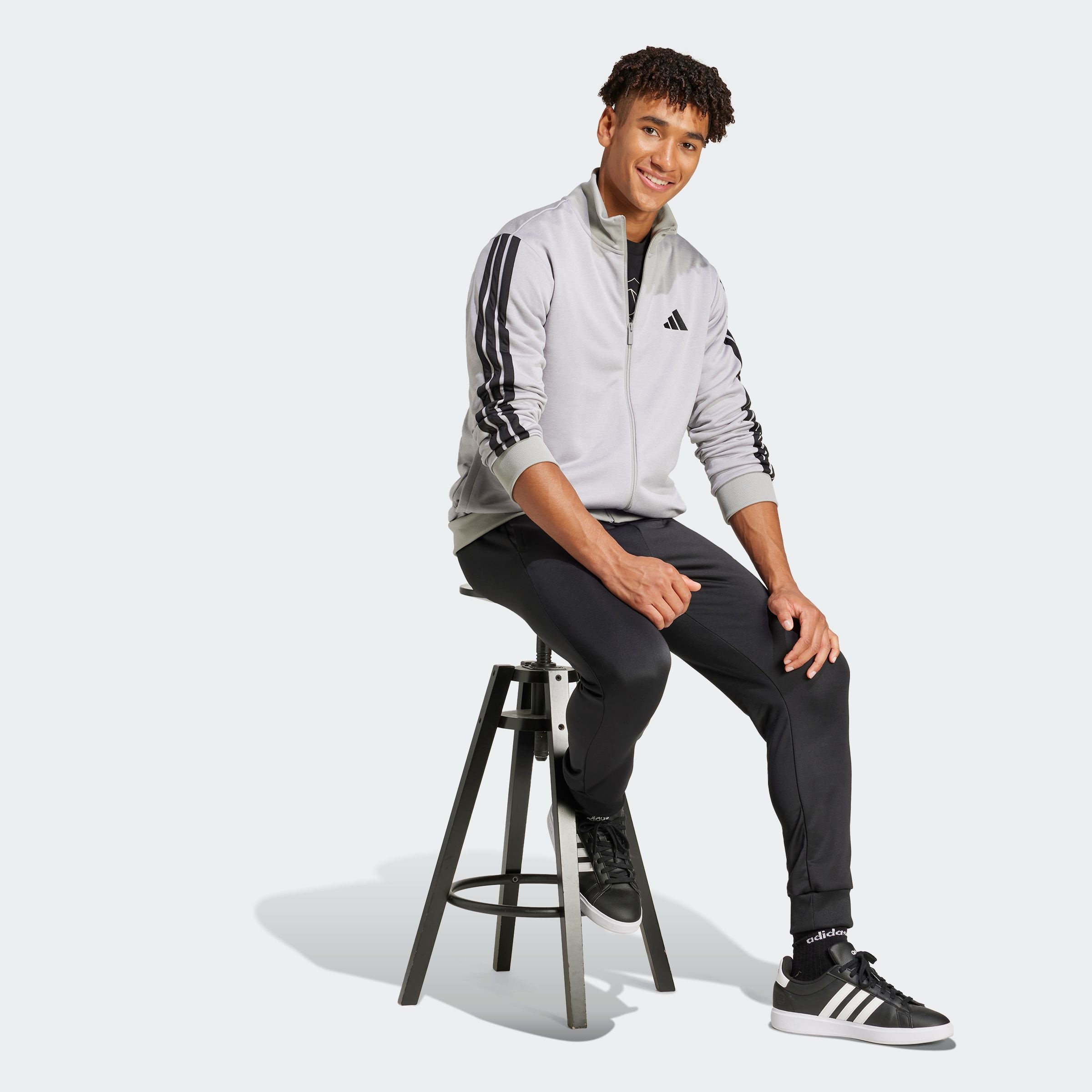 adidas Sportswear Trainingsanzug »M 3S FT TT TS«, (2 tlg.), drei Streifen Tracksuit aus weichem French-Terry-Material