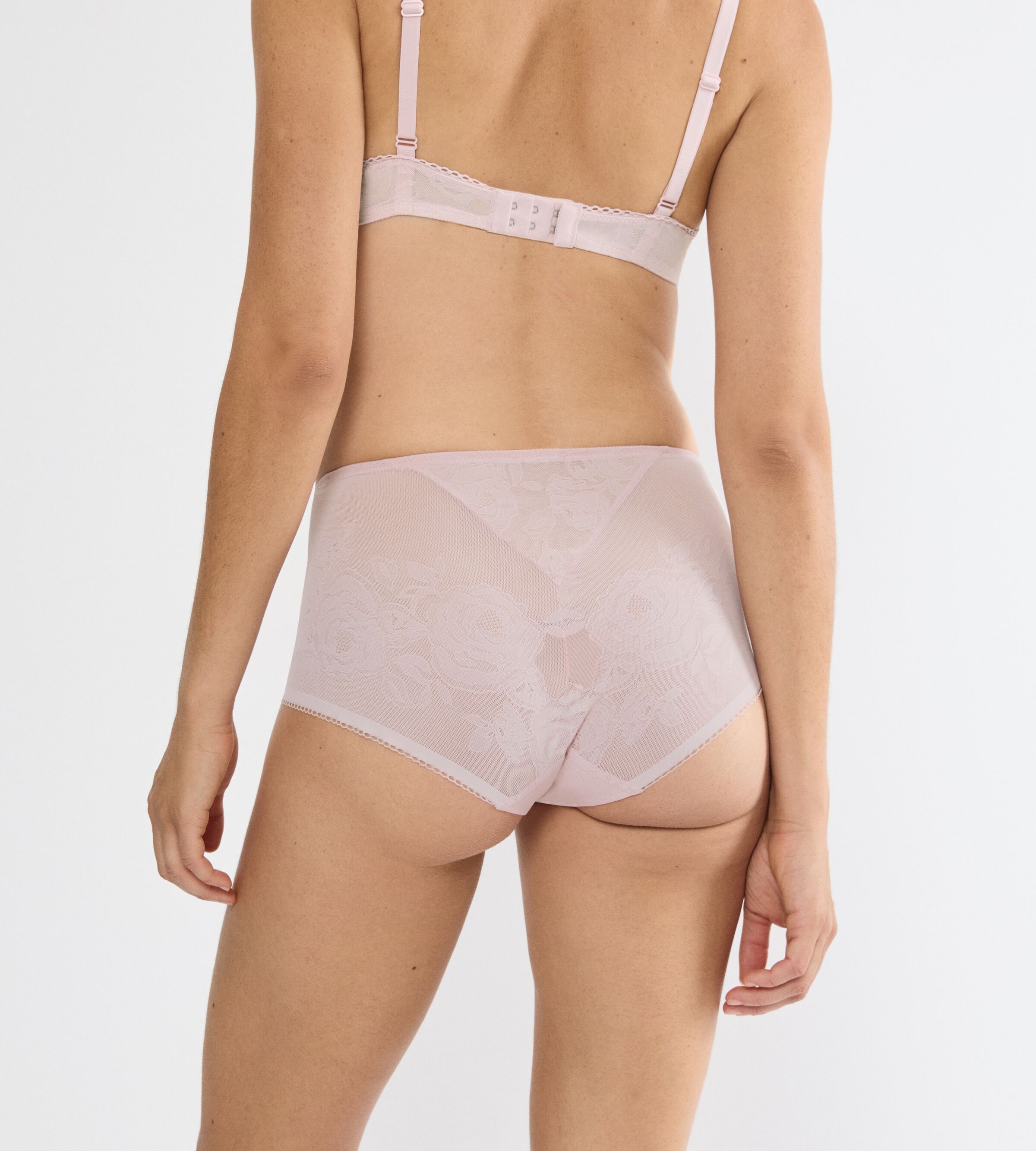 Triumph Shapingslip »Wild Rose Sensation« flache formende Spitze, mittlerer Shape-Effekt, atmungsaktiv