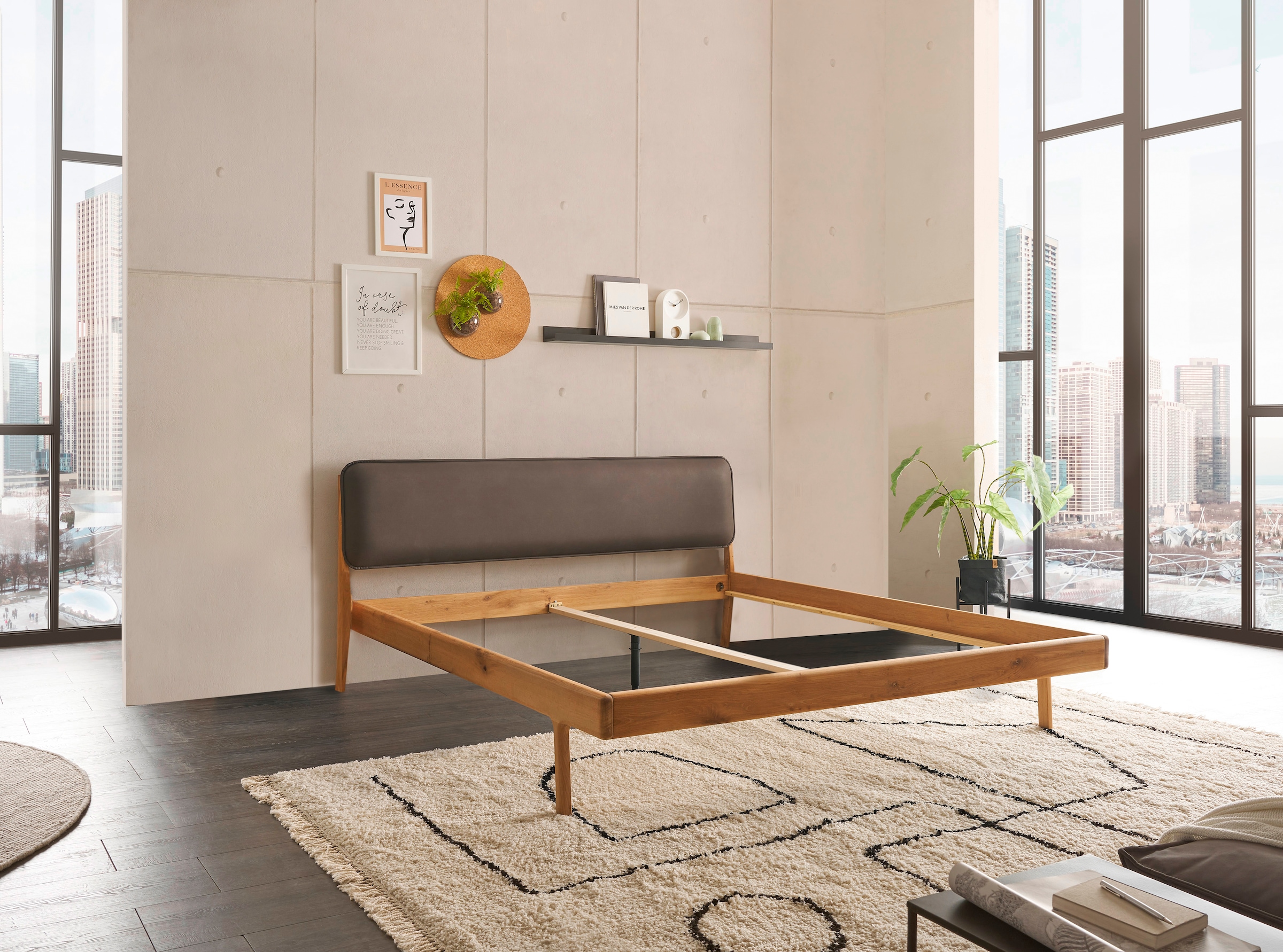 Schlafkontor Massivholzbett »Jerik« Eiche Massiv , Bett-Kopfteil in pflegeleichten Kunstleder Taupe