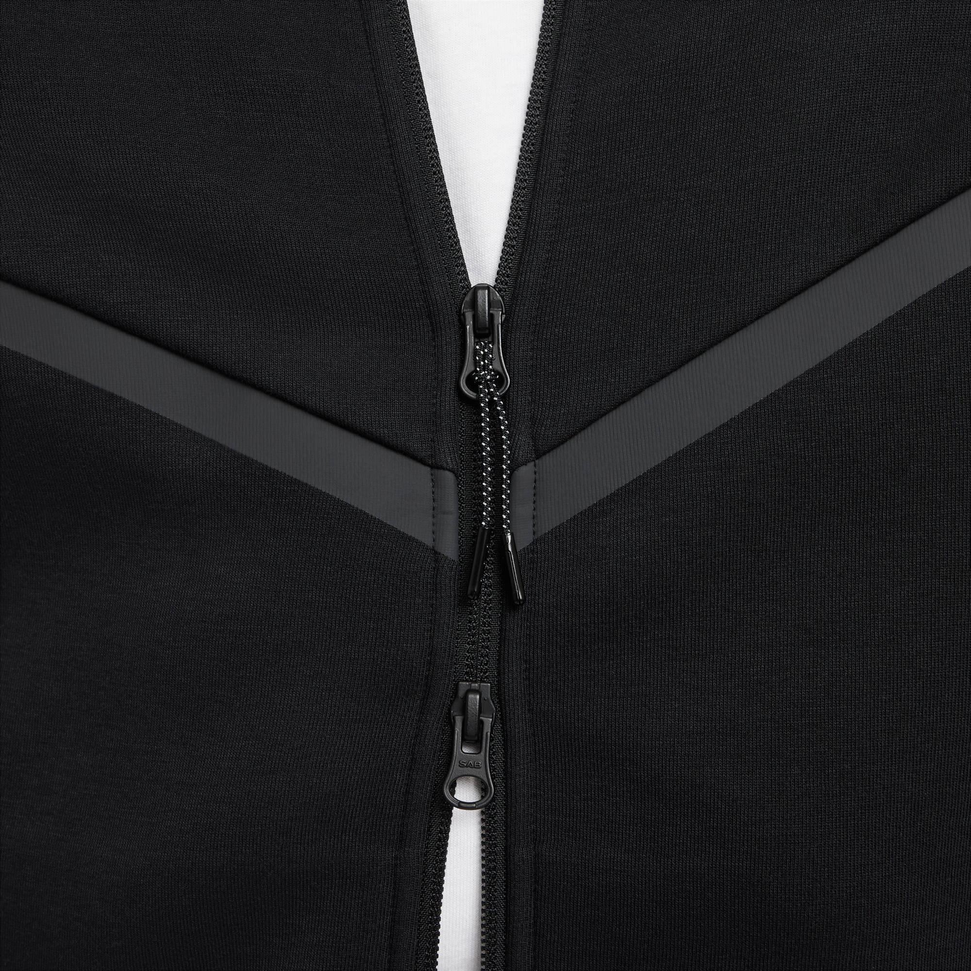Nike Sportswear Sweatjacke »M NK TCH FLC FZ WR HOODIE« mit 2-Wege-Reißverschluss, aus elastischem Material