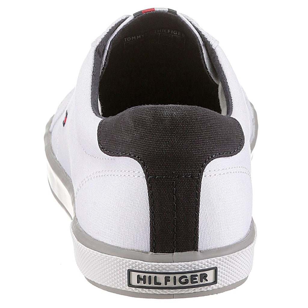 Tommy Hilfiger Sneaker »H2285ARLOW 1D«, mit seitlichem Logoflag