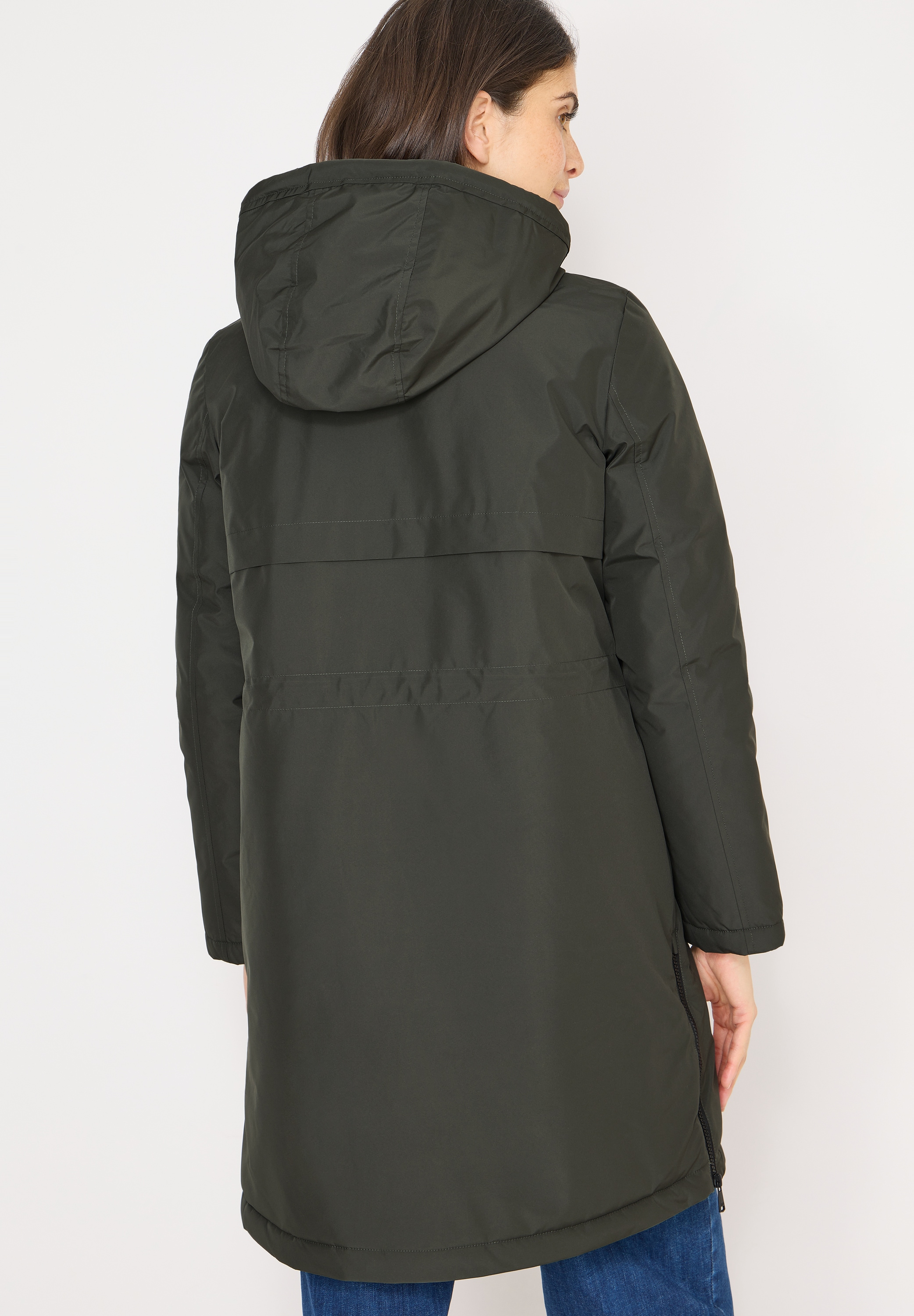 Cecil Wintermantel mit Kapuze und Tunnelzug