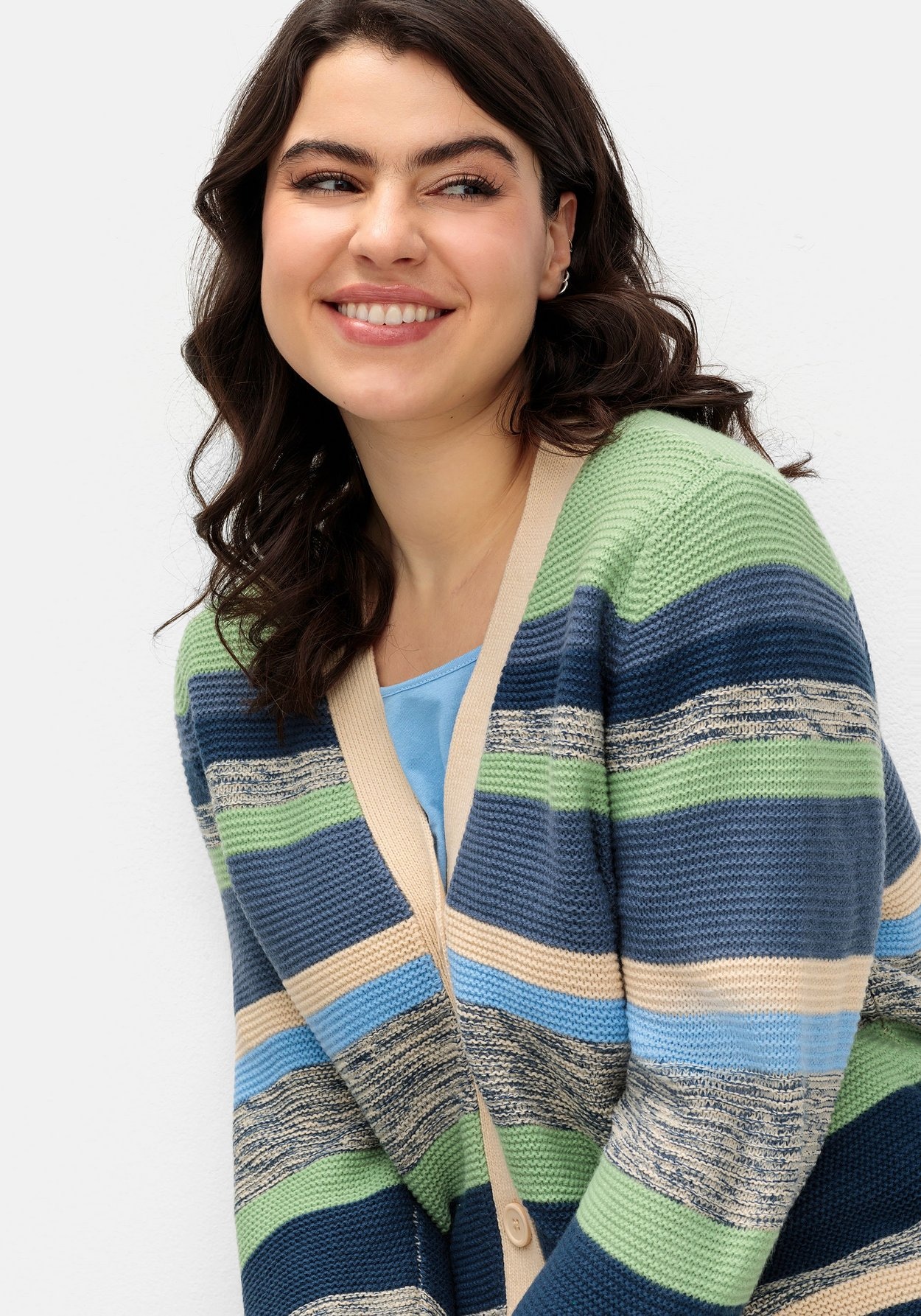Sheego Strickjacke »Strickjacke mit V-Ausschnitt«