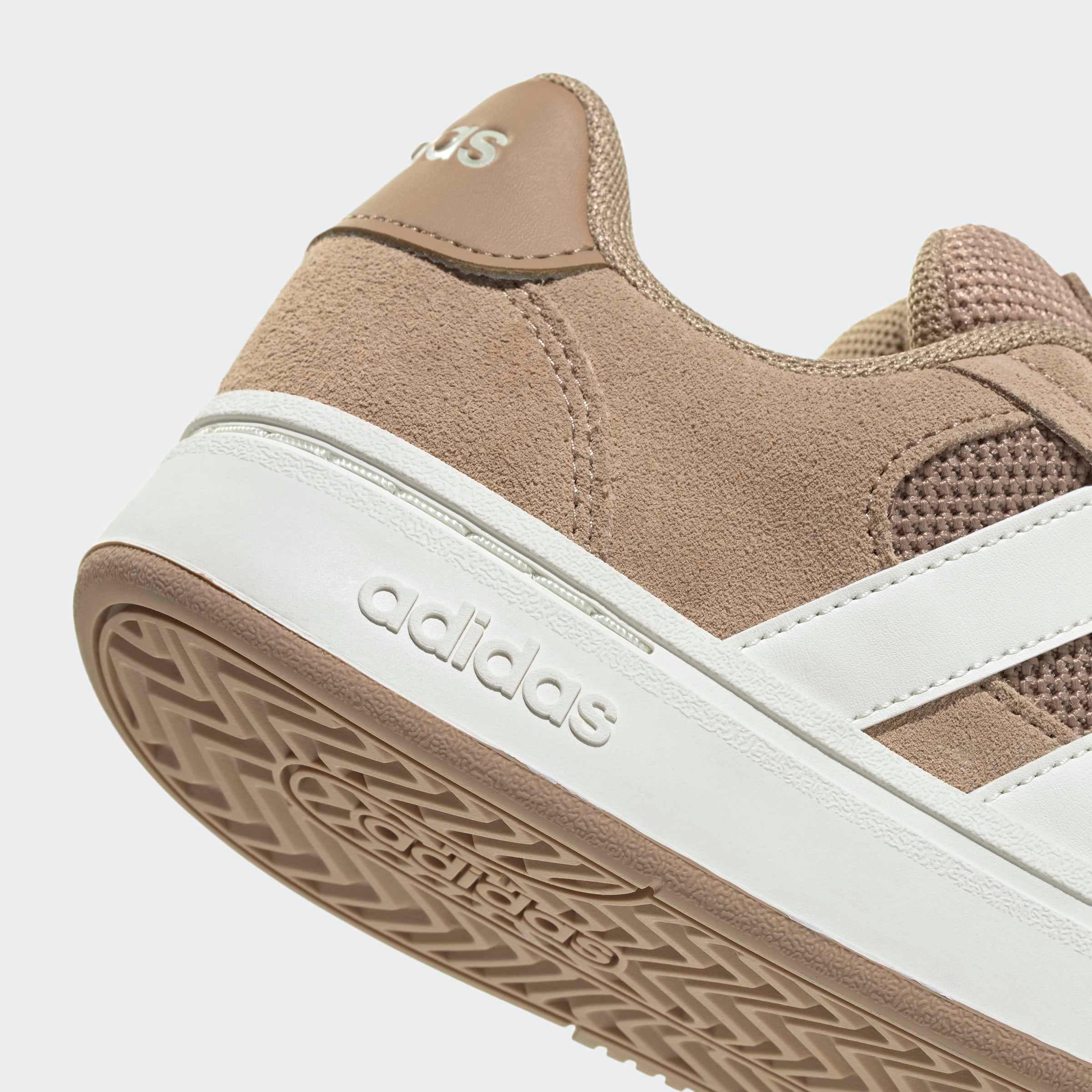 adidas Sportswear Sneaker »GRAND COURT ALPHA«  inspiriert vom Design des adidas campus 00