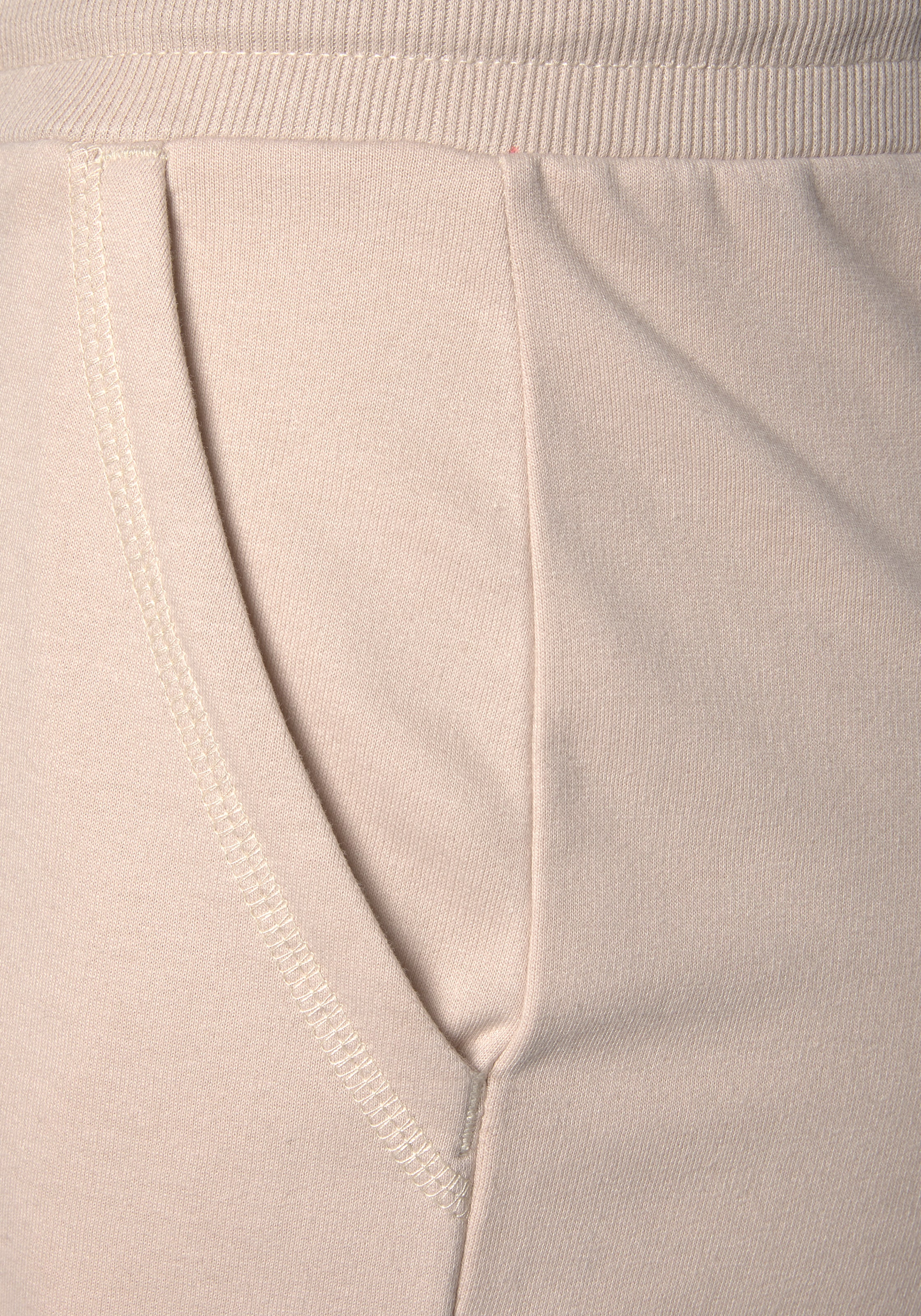 LASCANA Shorts, mit Rippbündchen und Umschlagsaum, Loungewear