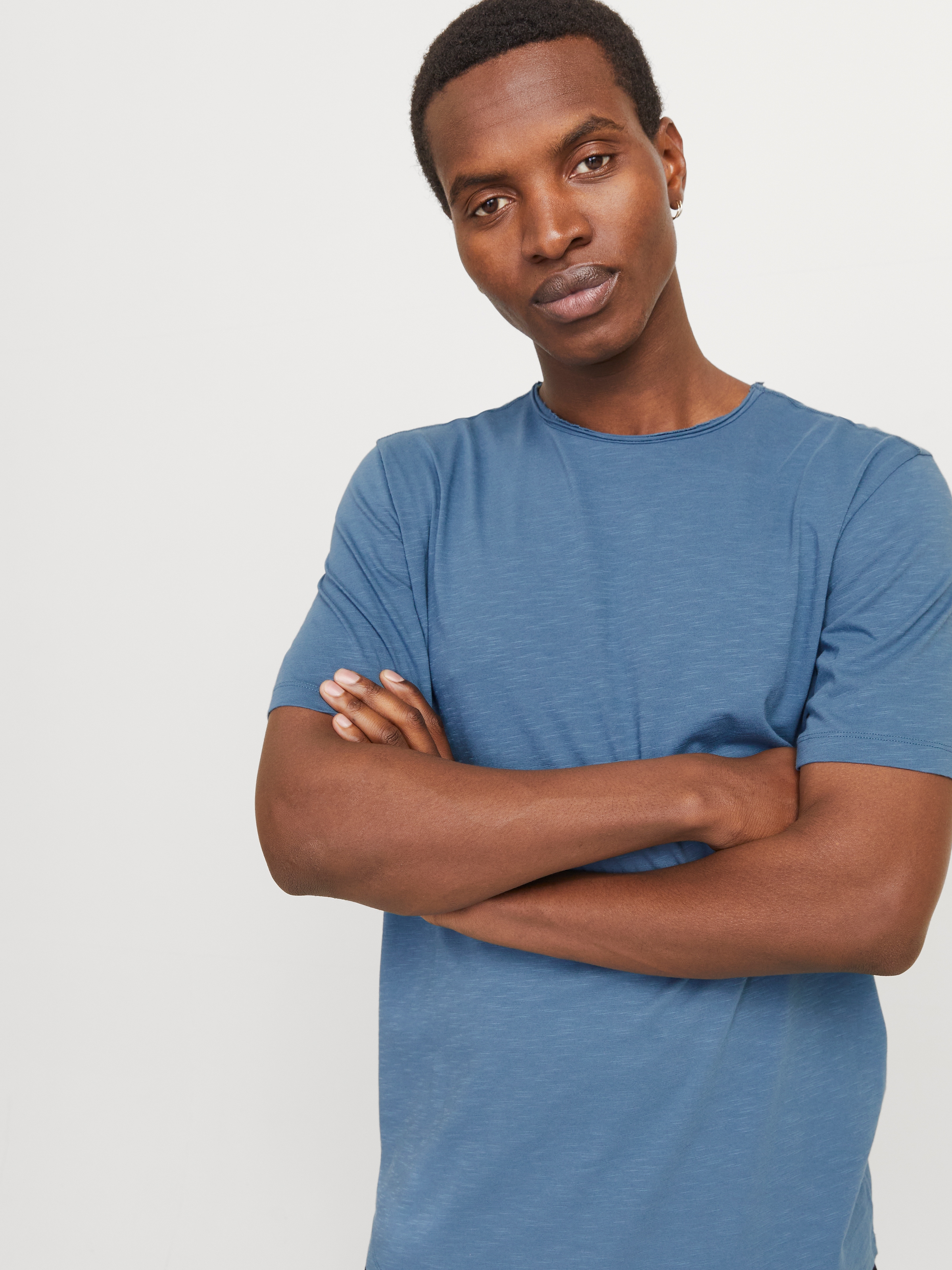 Jack & Jones Rundhalsshirt »JJEBASHER TEE O-NECK SS NOOS« mit Rundhalsausschnitt