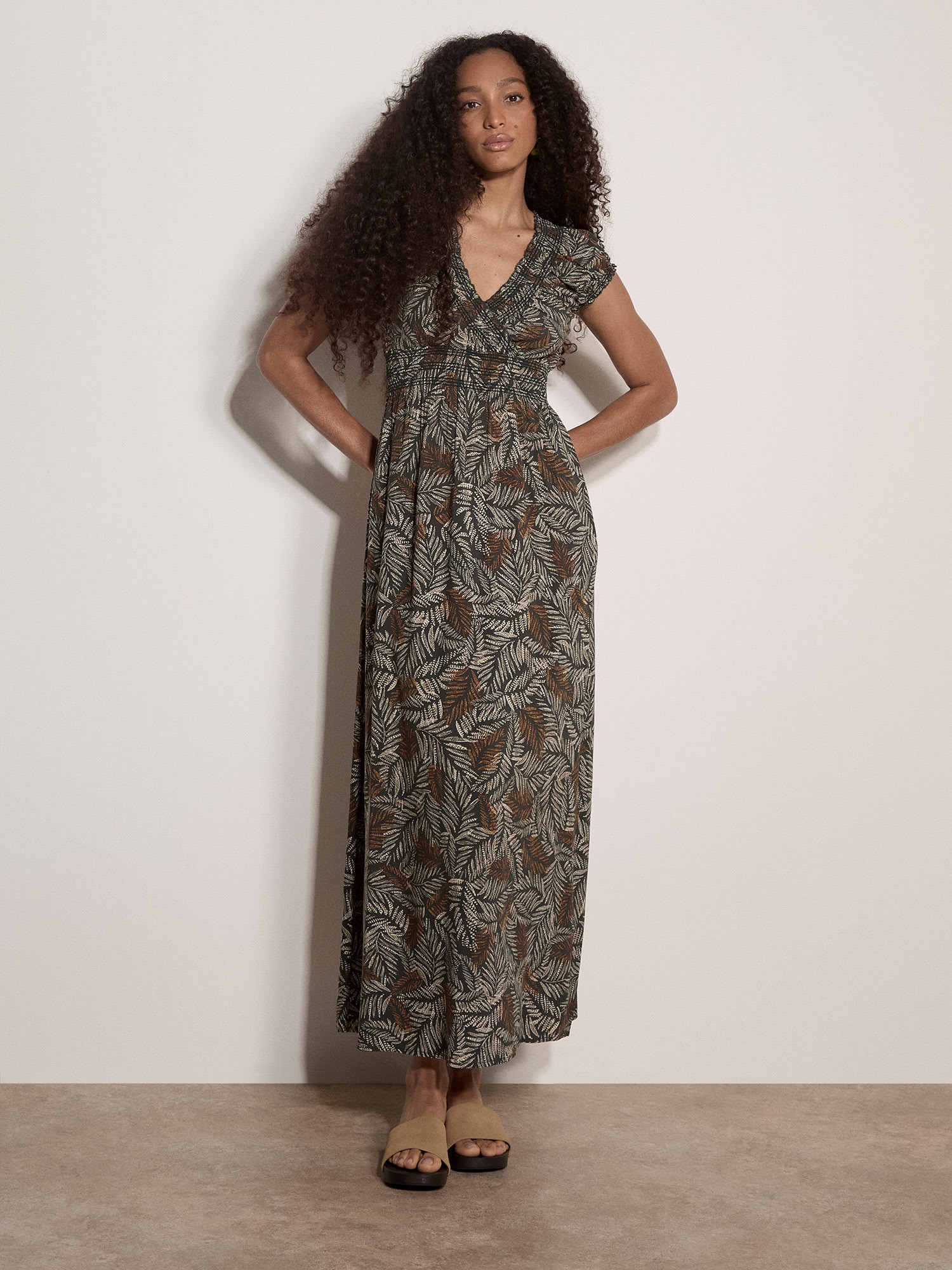 Apricot Maxikleid »Maxikleid« mit Smokdetails