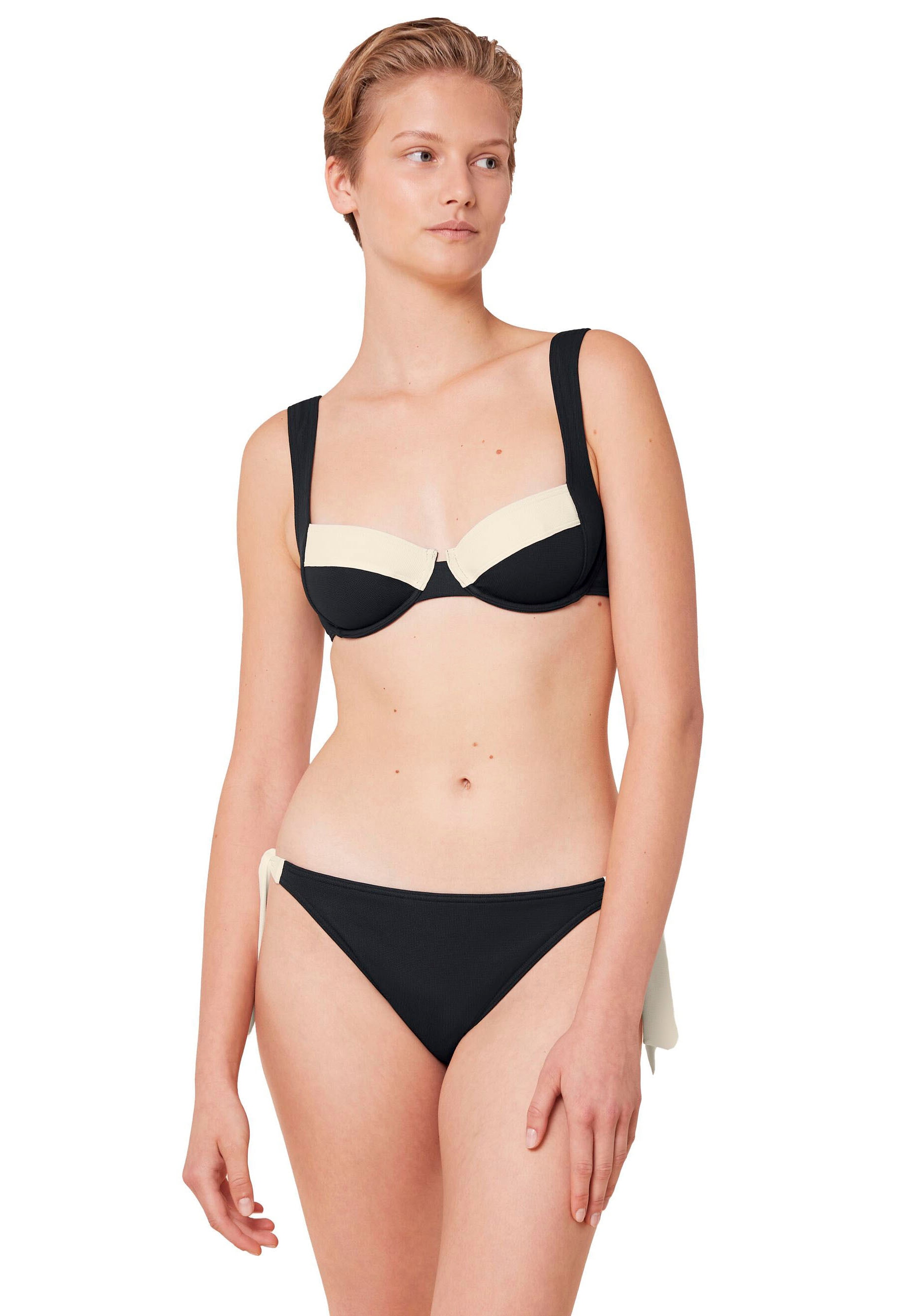 Triumph Balconette-Bikini-Top »Summer Glow W 02 sd«, Struktur-Piqué mit schmeichelhaft geschnittenem Dekolleté, zweifarbig