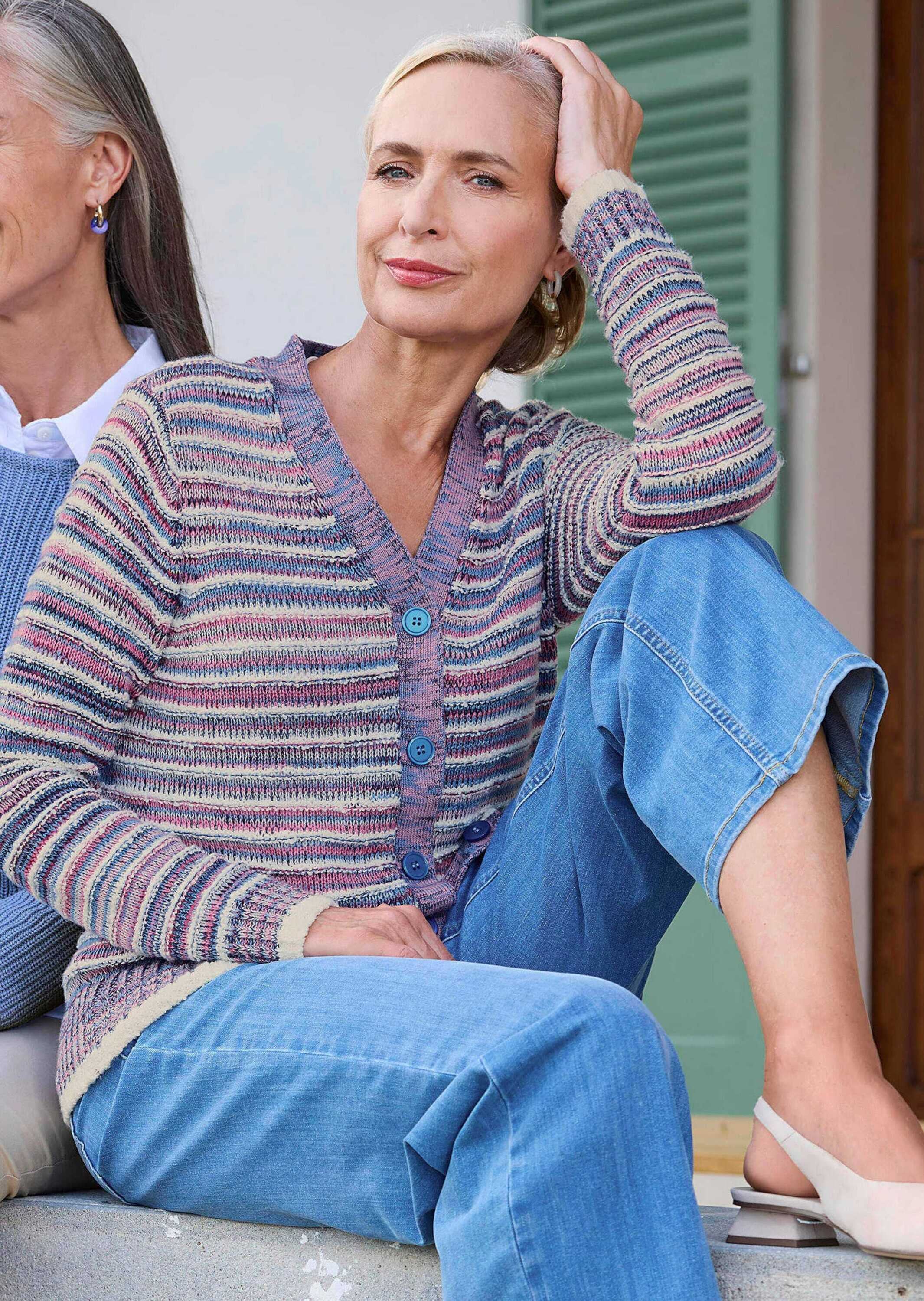 GOLDNER Strickjacke »Langarm Jacke Damen mit Grafikmuster und V-Ausschnitt«