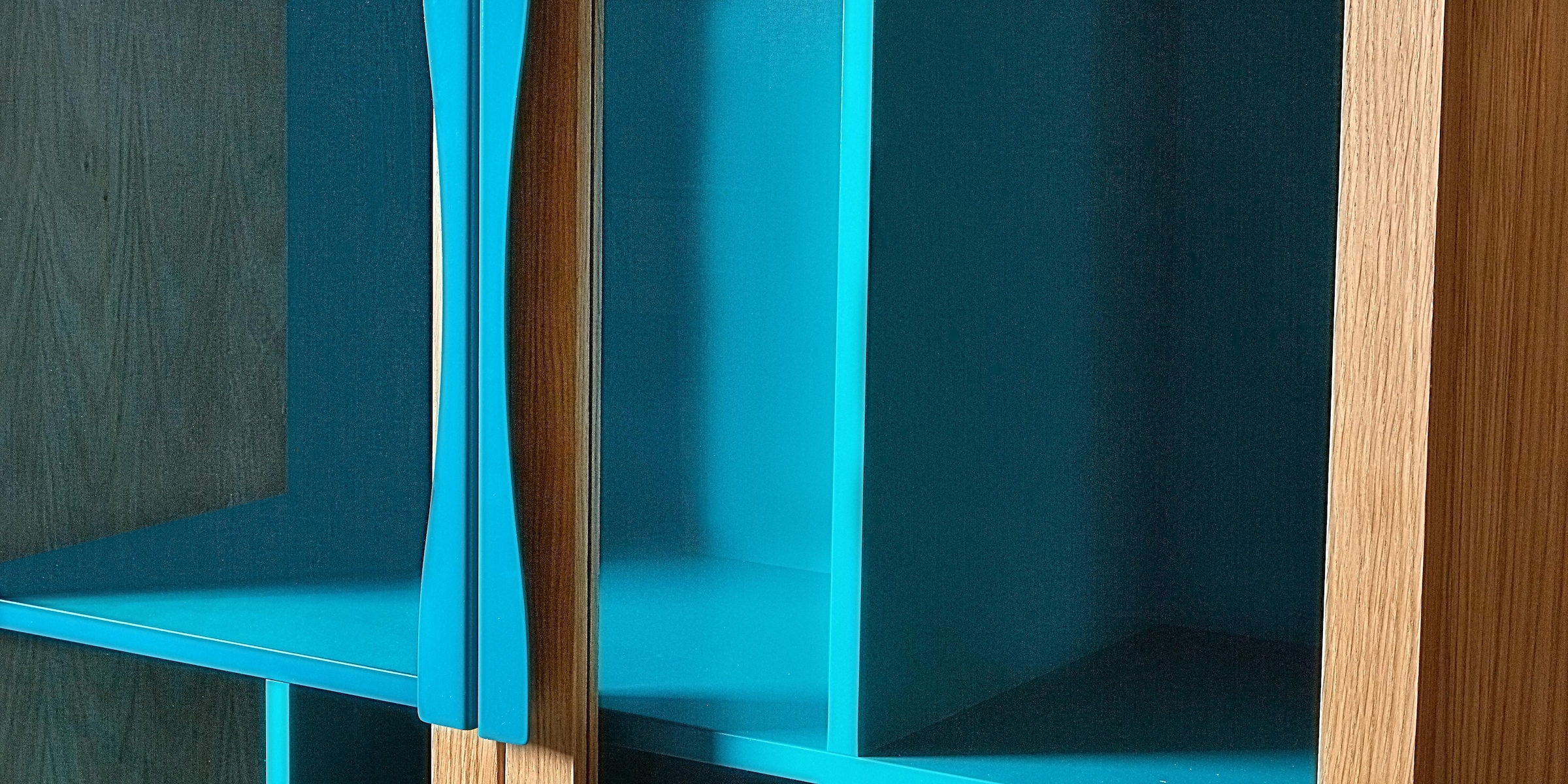 Woodman Bücherregal »Hilla«, Breite kaufen Türen aus im Shop 88 Eiche Glaseinsätzen, mit OTTO cm, Holzfurnier Online