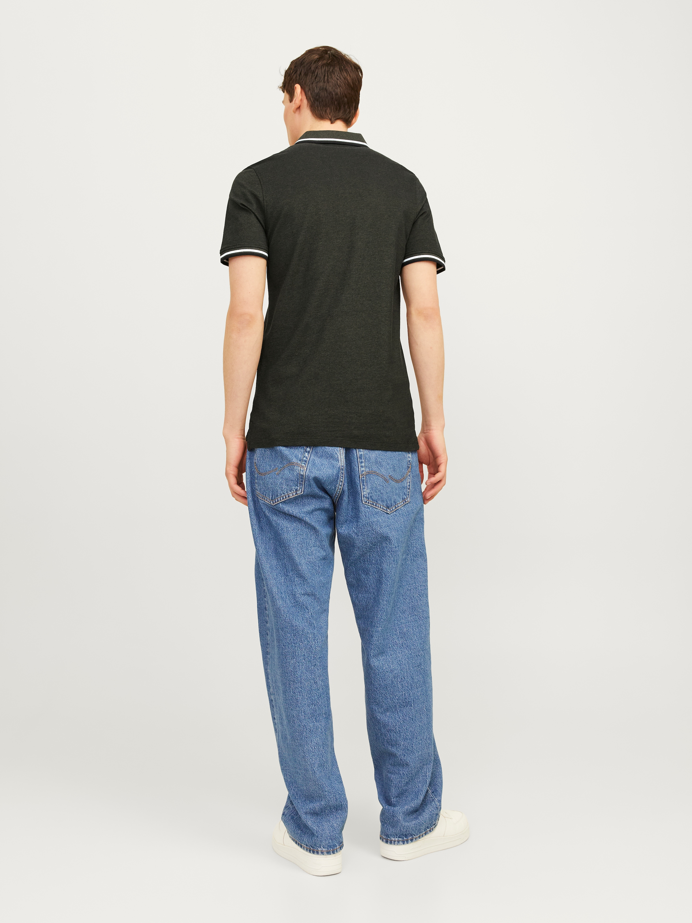 Jack & Jones Poloshirt »JJEPAULOS im Doppelpack mit Logostickerei und Komfort«, 2 Stk. unifarben mit Farbeinsatz, modisch, schmal, Baumwolle, Polokragen
