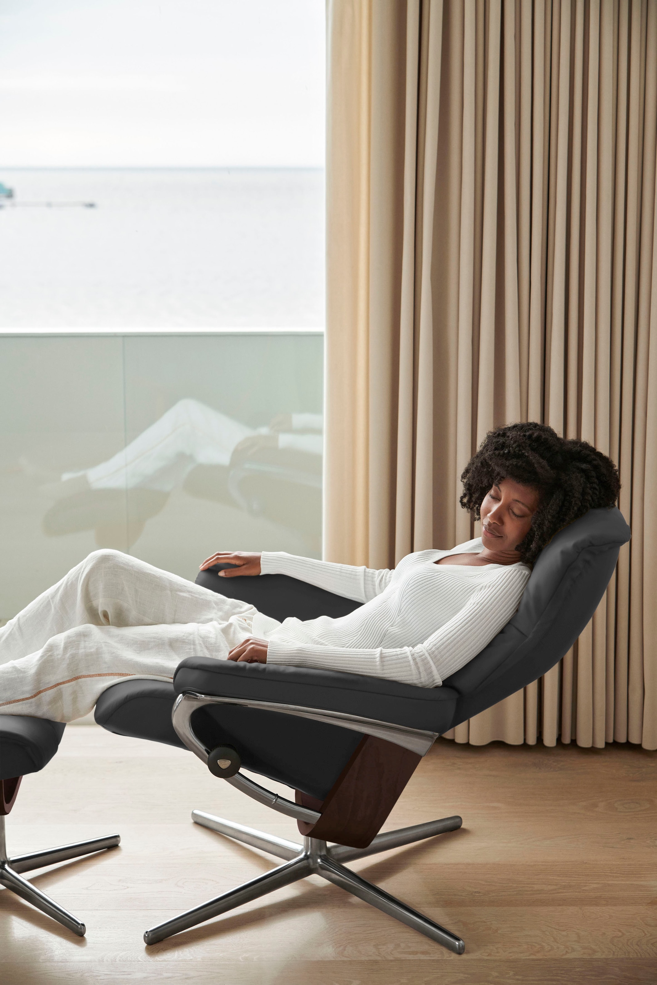 Stressless® Relaxsessel »Mayfair« Set, Relaxsessel mit Hocker,  mit Hocker, mit Cross Base, Größe S, M & L, Holzakzent Braun