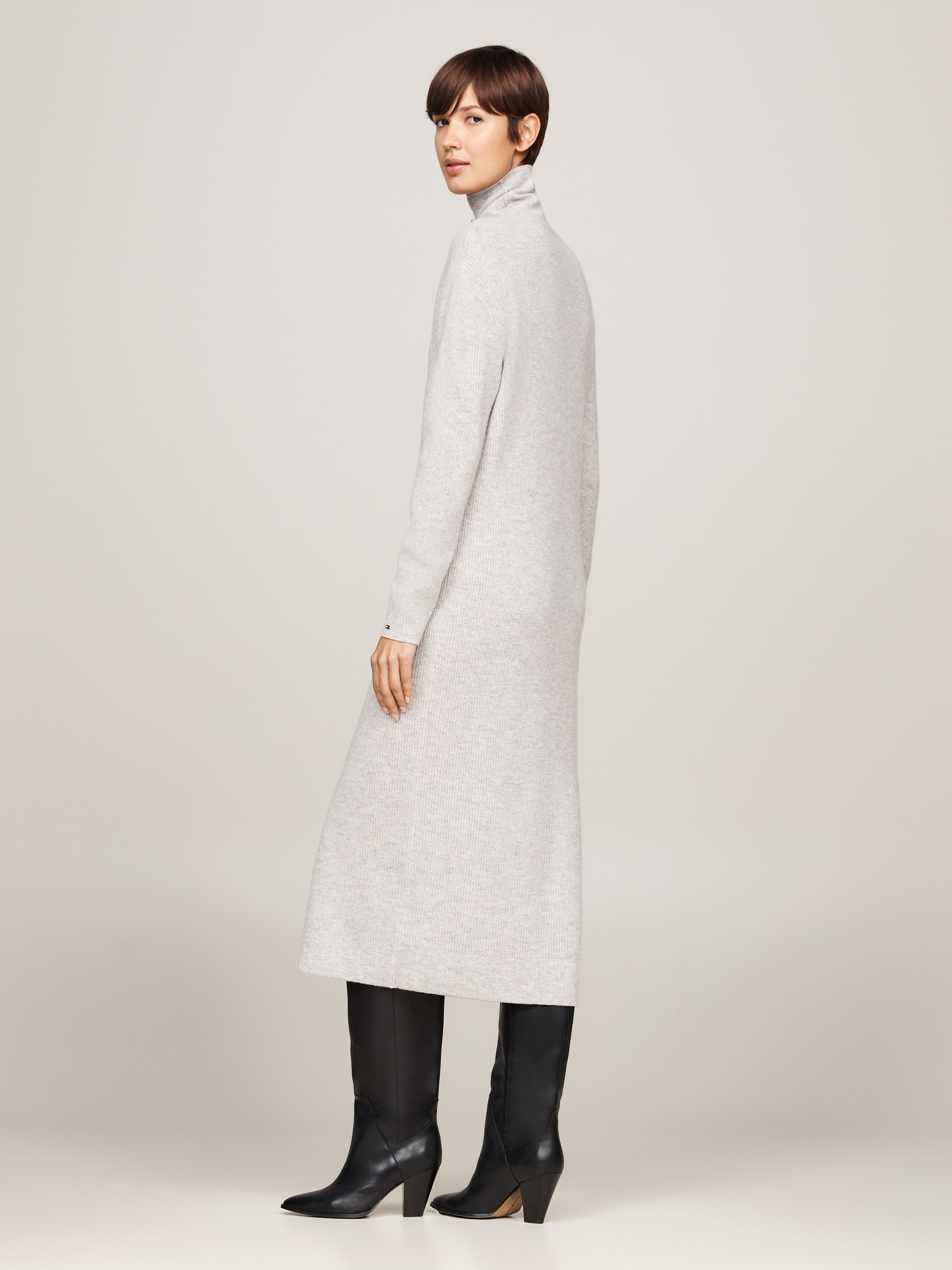 Tommy Hilfiger Strickkleid »WOOL CASH ROLL-NK LONG DRESS«, mit Logostickerei, in Rippoptik