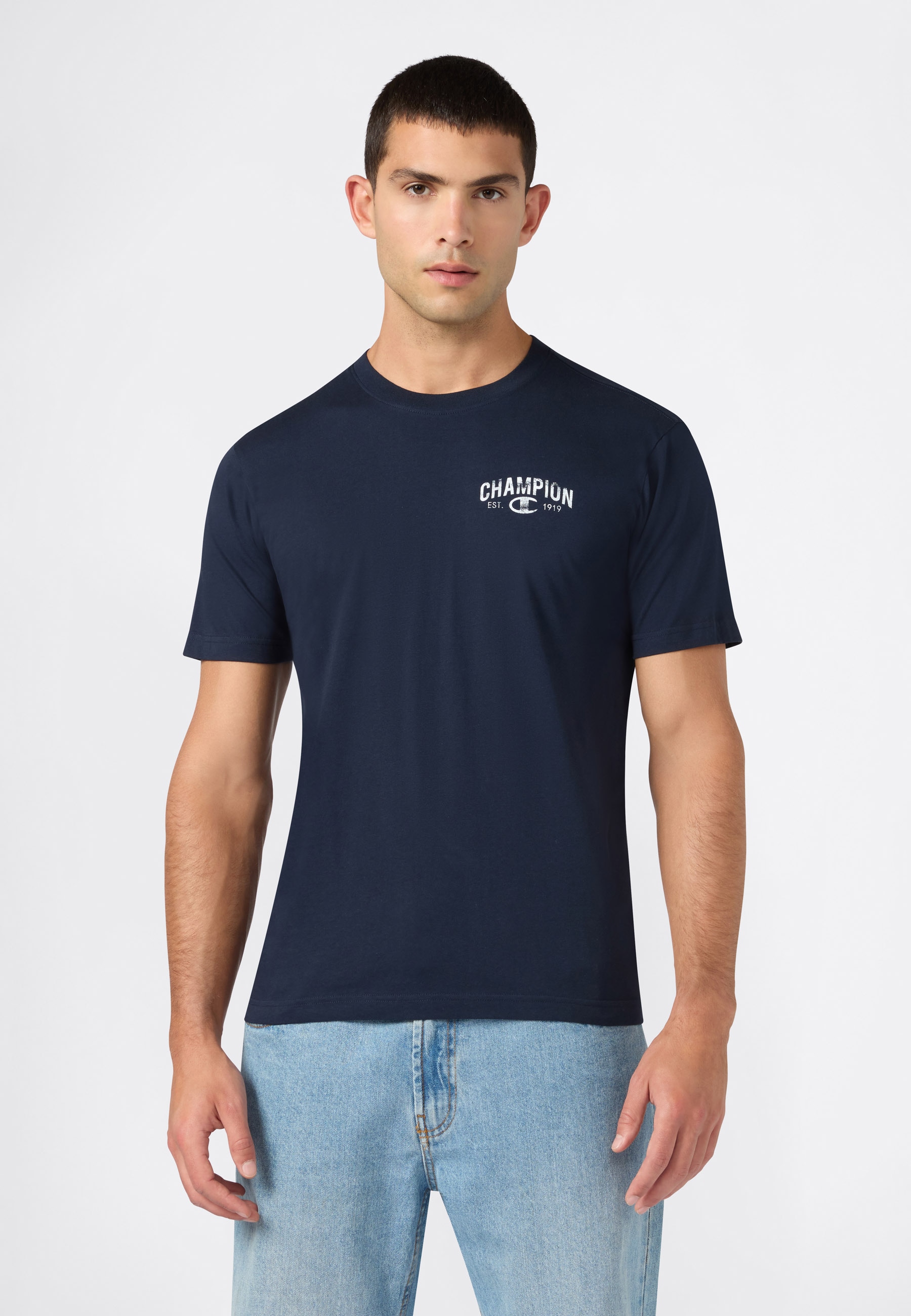 Champion T-Shirt »SPORTWEAR T-SHIRT Standard Fit« mit sportlichem Look, Kurzarm-Design, aus Baumwolle, Standard Fit