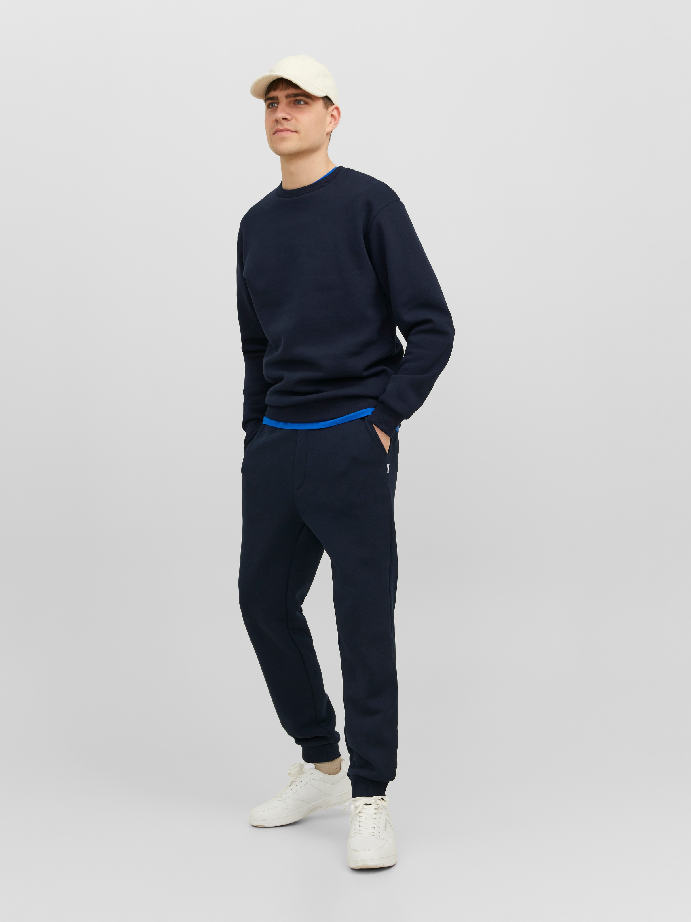 Jack & Jones Sweatshirt »JJEBRADLEY  mit Rippbündchen für Alltag und Freizeit«, Materialmix, relaxed fit
