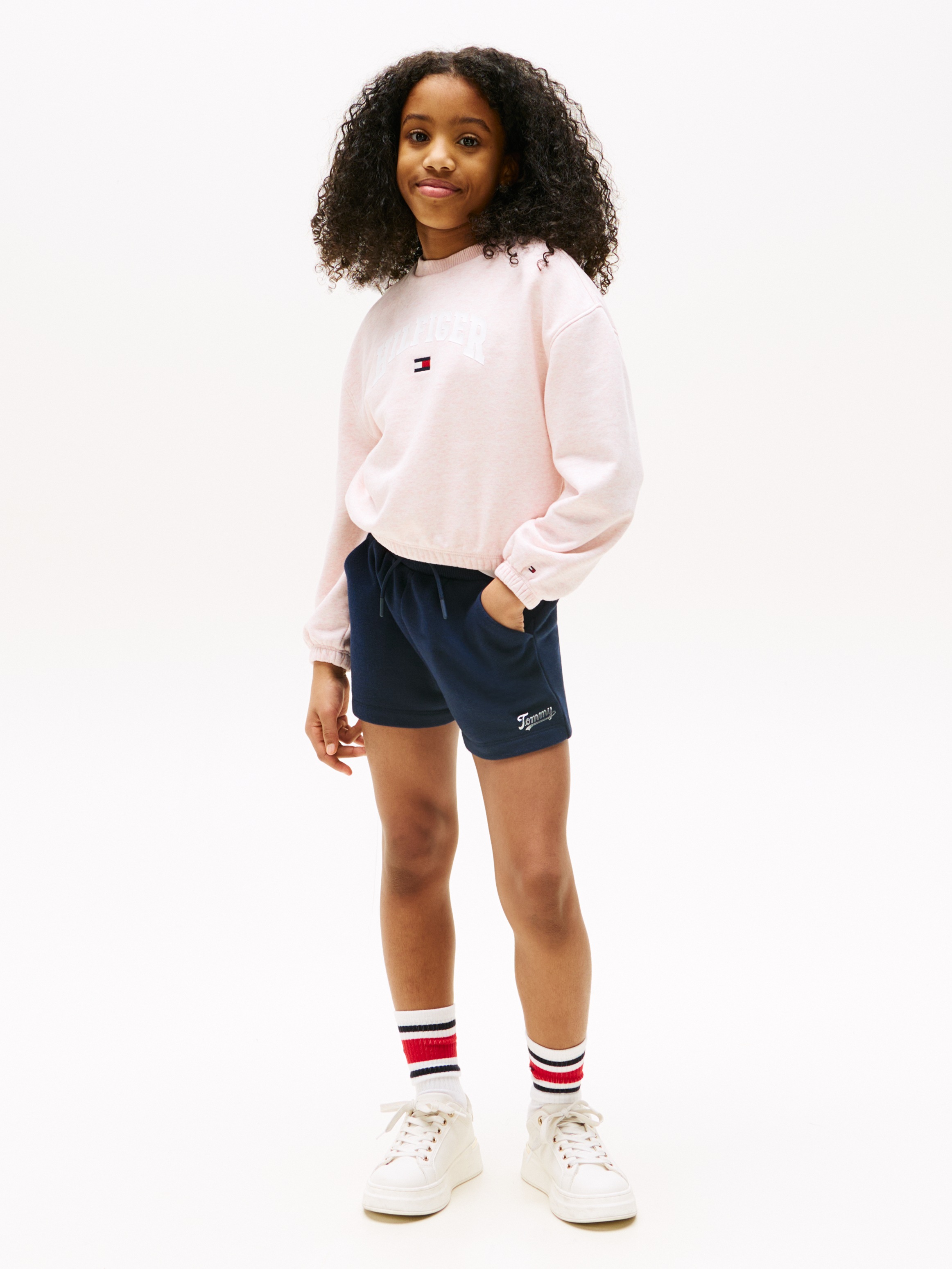 Tommy Hilfiger Sweatshorts »TOMMY SCRIPT SWEATSHORT«, für Kinder bis 16 Jahre, glänzender Logo-Schriftzug