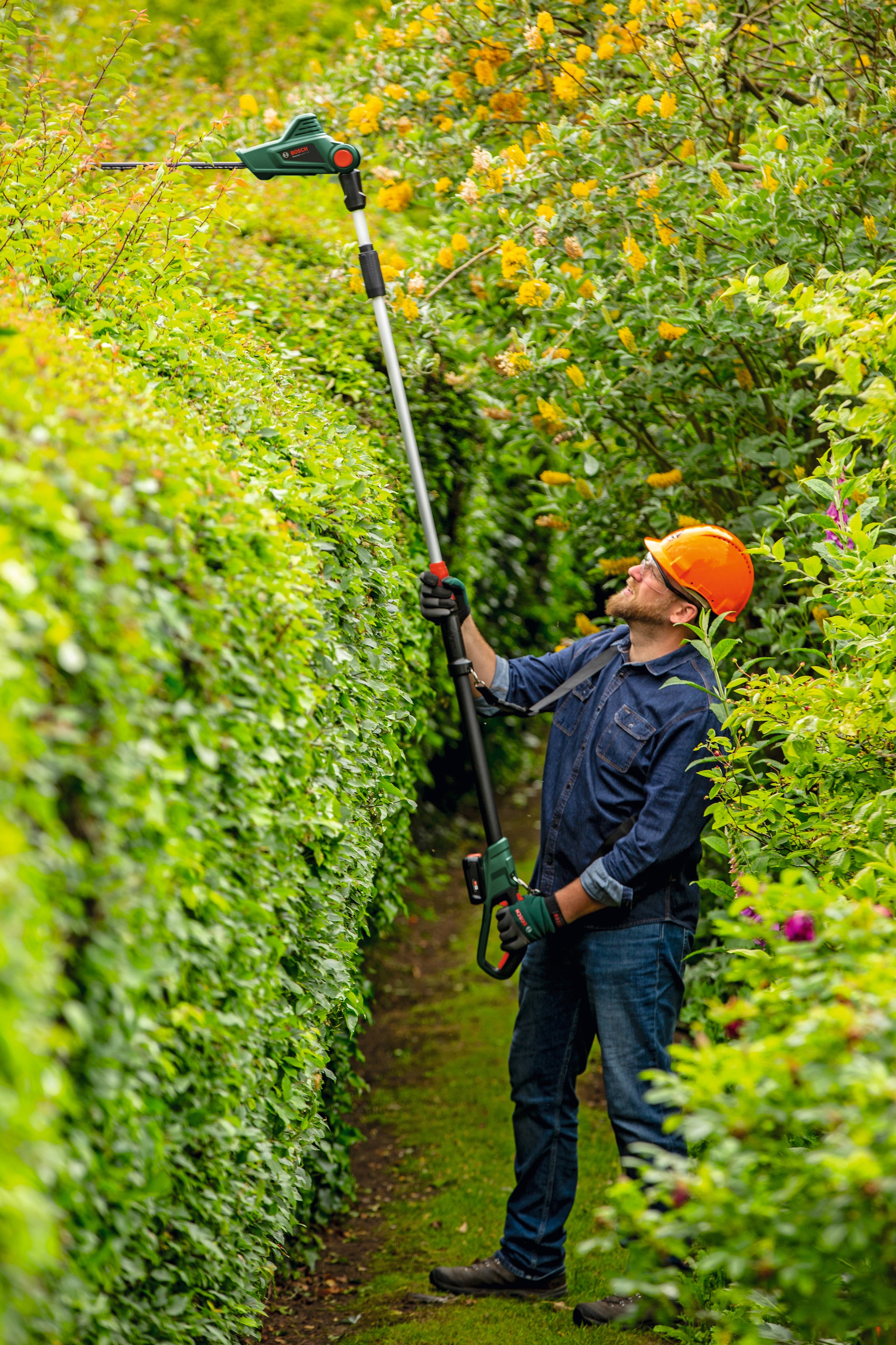 Bosch Home & Garden Akku-Heckenschere »UniversalHedgePole 18«, 43 cm Schnittlänge, ohne Akku und Ladegerät