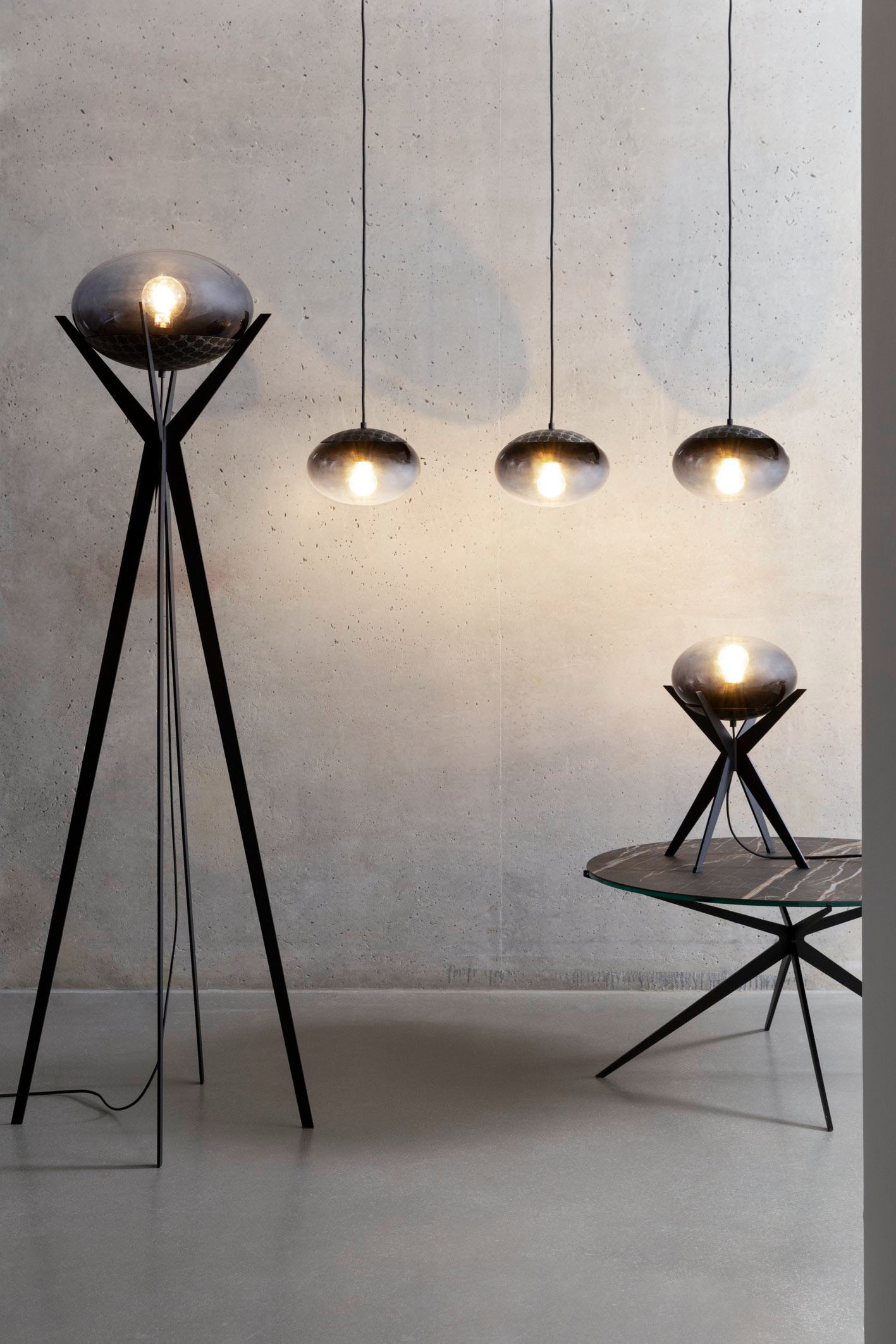 JOOP! Hängeleuchte »CURVES LIGHTS«, Leuchtmittel E27 | ohne Leuchtmittel, mit Extra-White-Glaskugeln mit feinem Farbverlauf zu Rauchglas-Optik