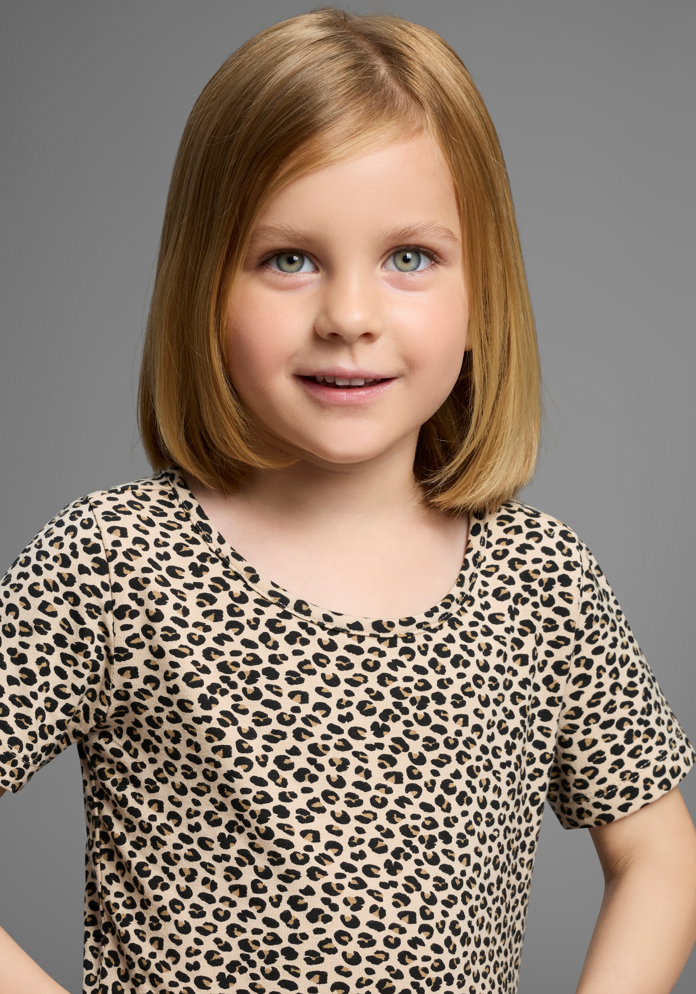 KIDSWORLD Jerseykleid »Shirtkleid in Leo-Musterung«, Shirtkleid in Leo-Optik, unten austestellt