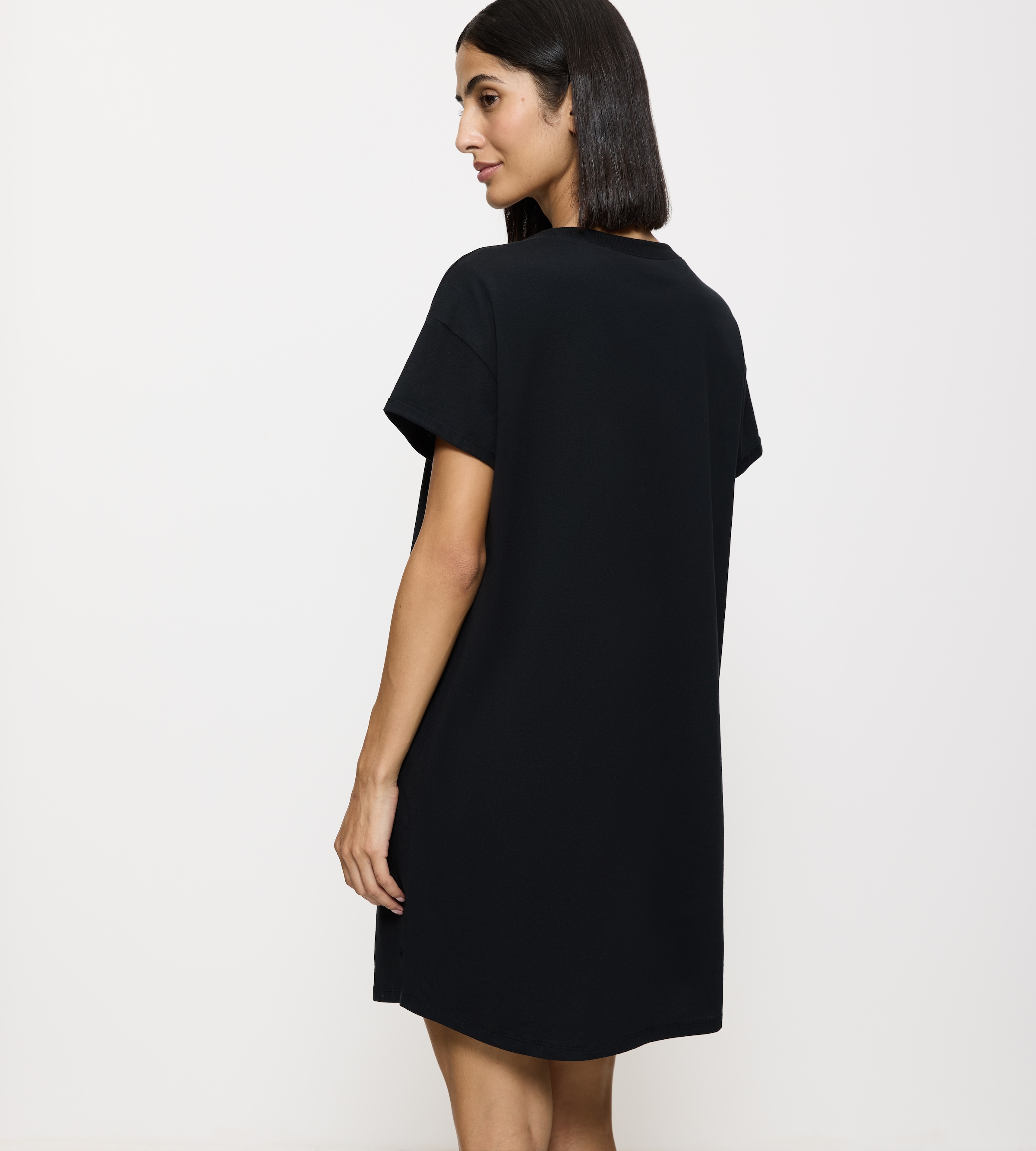 Triumph Nachthemd »Nightdresses NDK X« Ohne Taschen weich, atmungsaktiv, gerippter Rundhalsausschnitt, Kurzarm