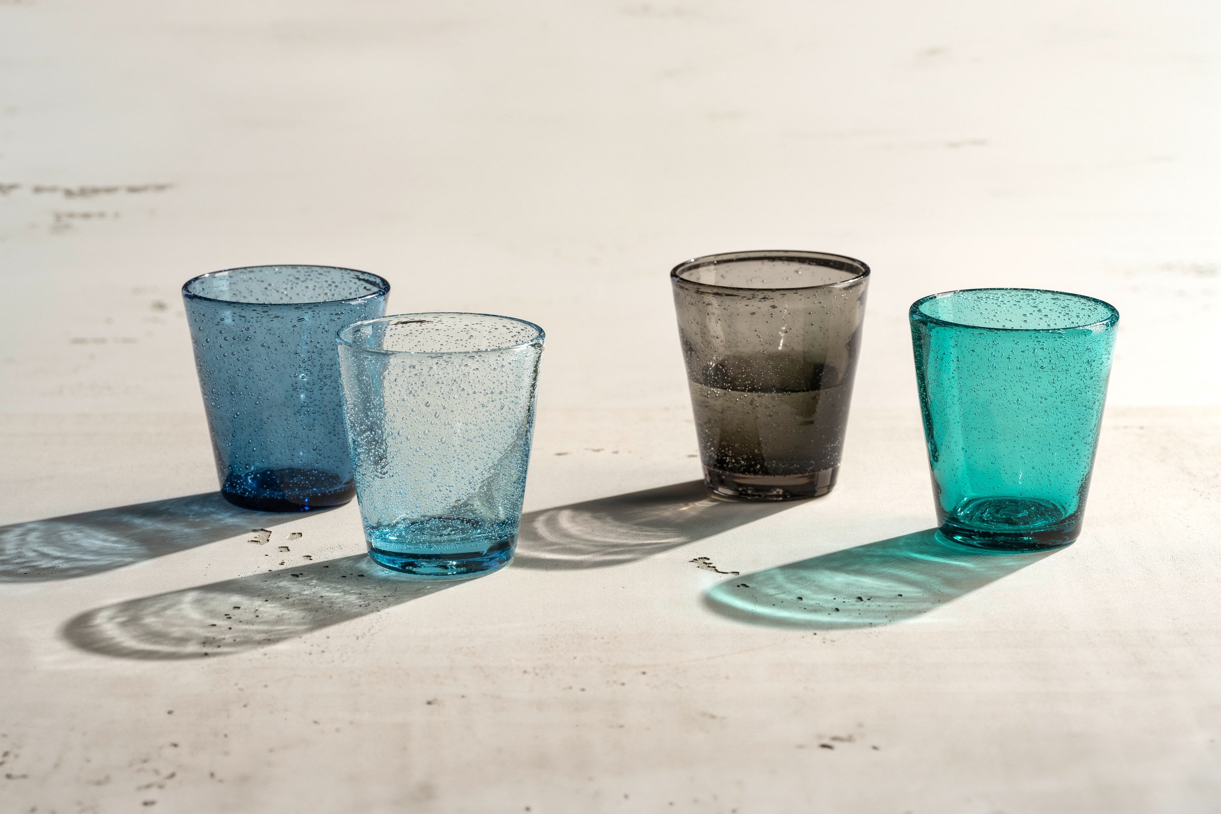 LEONARDO Gläser-Set »Trinkglas BURANO, 330 ml, 4er-Set« aus mundgeblasenem Schaumglas