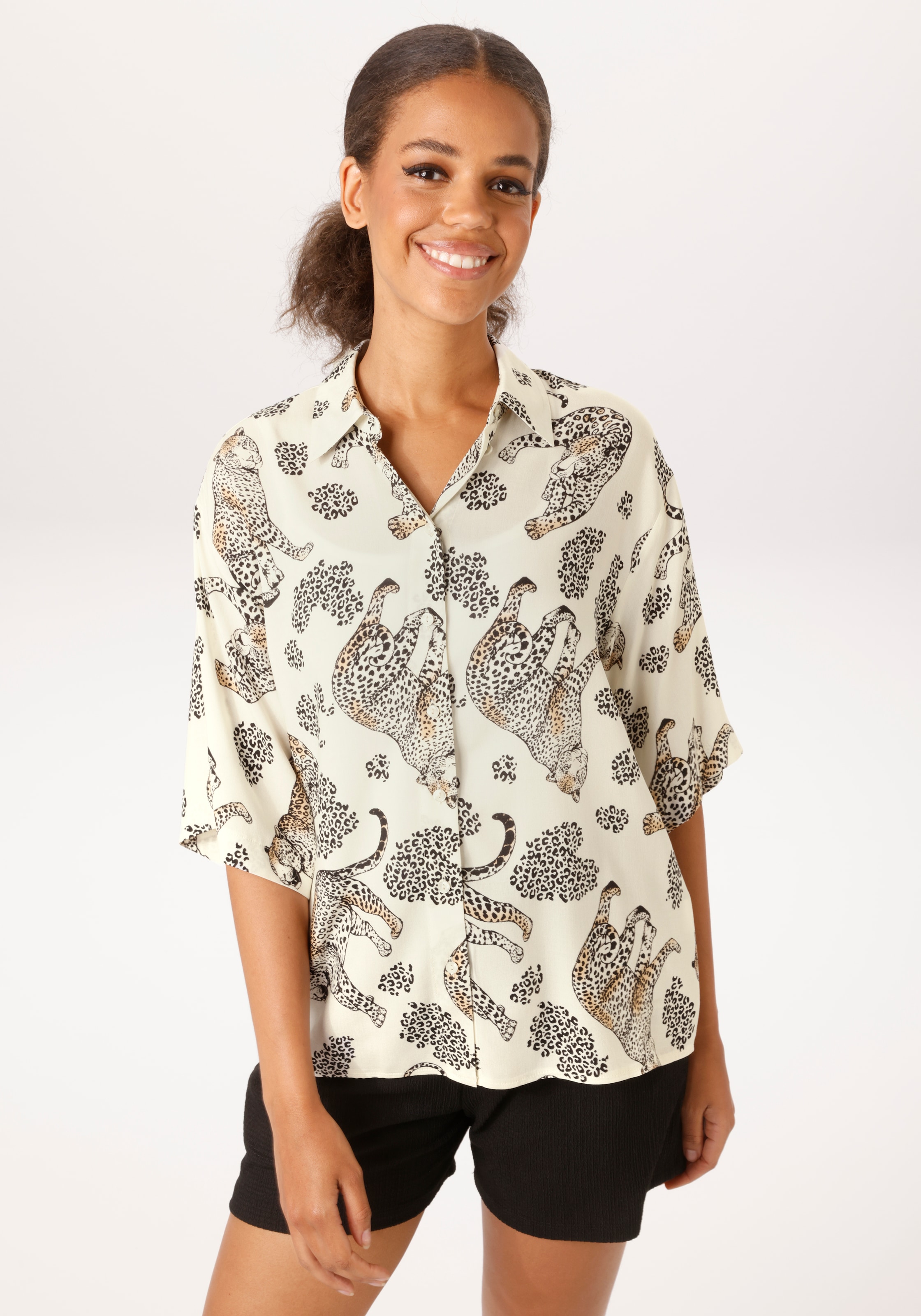 Aniston CASUAL Hemdbluse mit dekorativen Leoparden bedruckt - NEUE KOLLEKTION