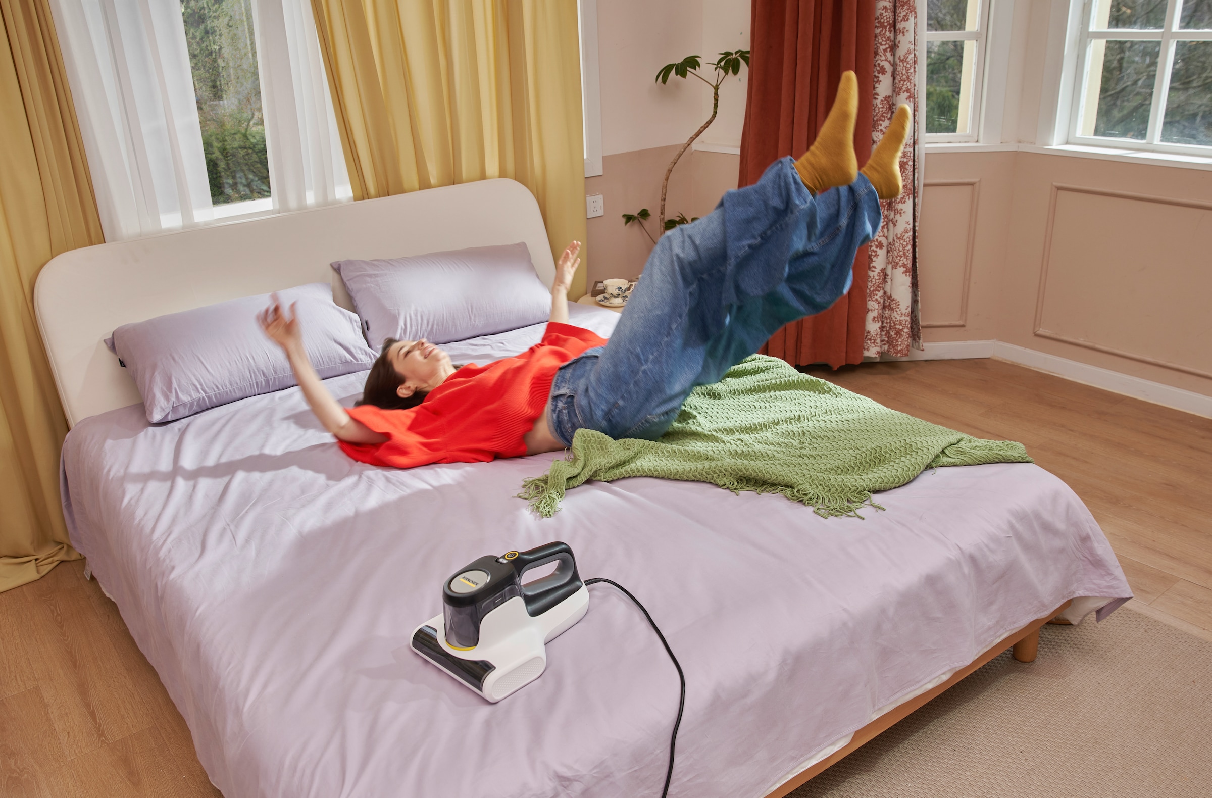 KÄRCHER Handstaubsauger »VCH 4 UVClean« 500 W beutellos UV-C-Licht, Vibration und starke Saugkraft