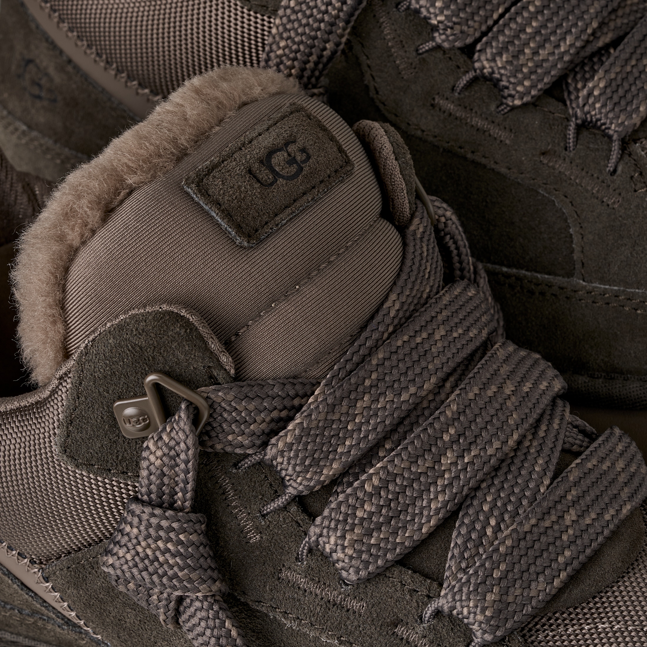 UGG Sneaker »M LOWMEL«  Halbschuh, Schnürschuh mit gepolstertem Schaftrand
